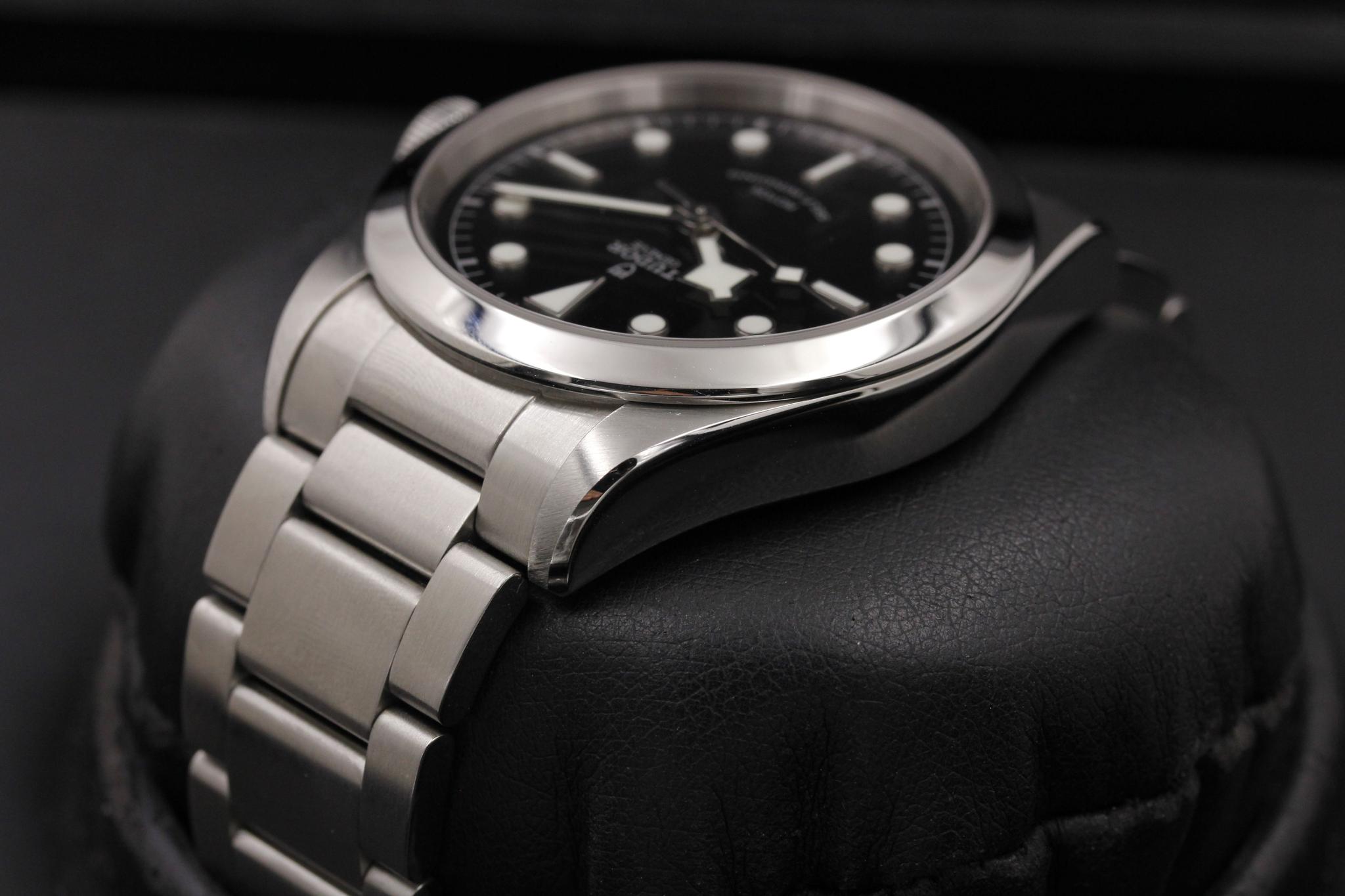 Watch Image 5