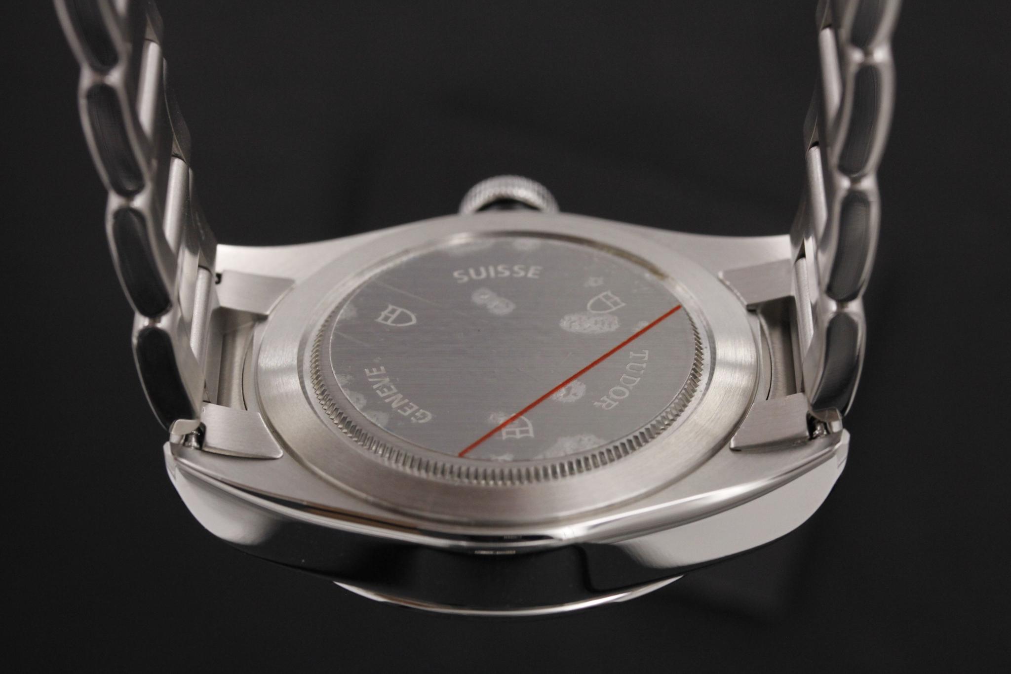 Watch Image 7