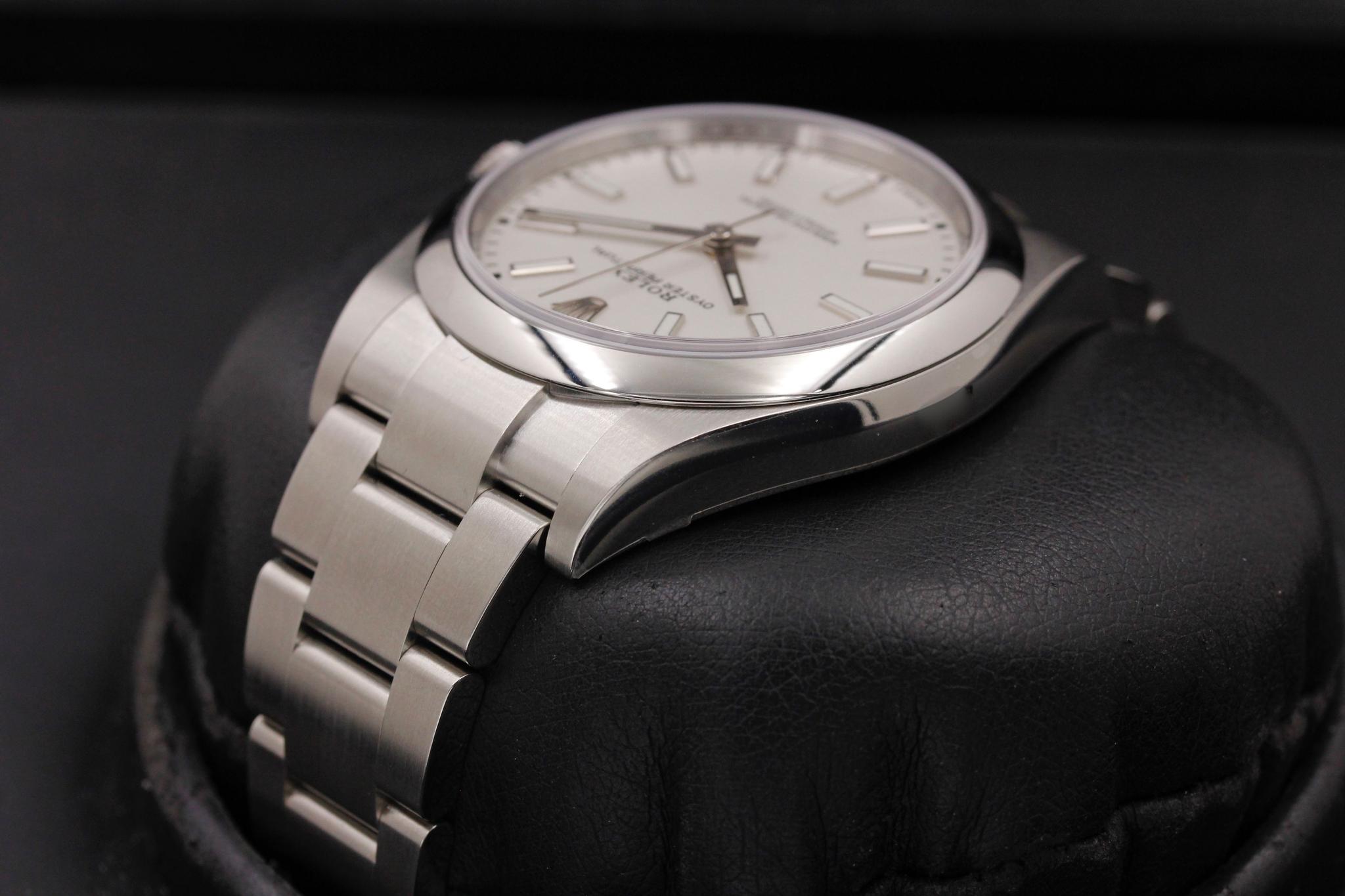 Watch Image 5