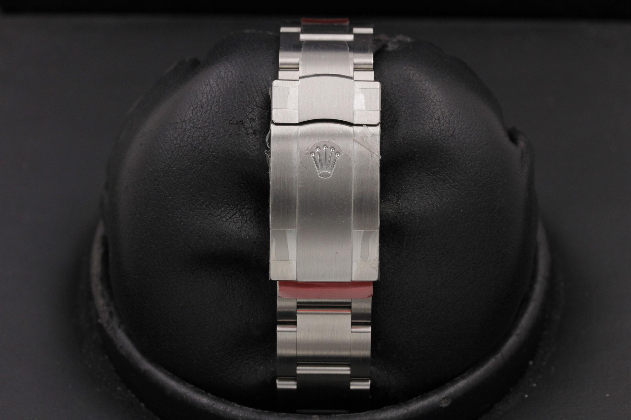 Watch Image 8