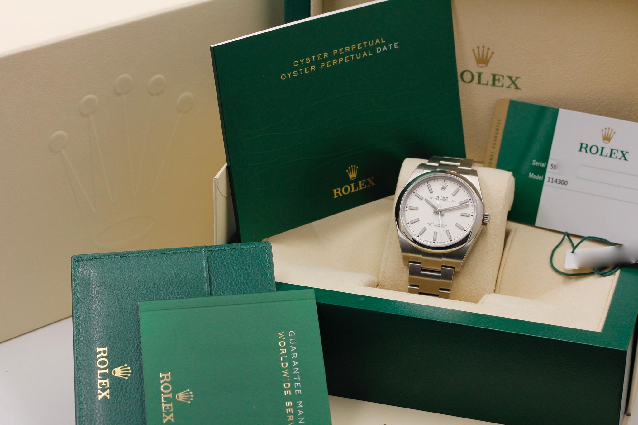 Watch Image 11