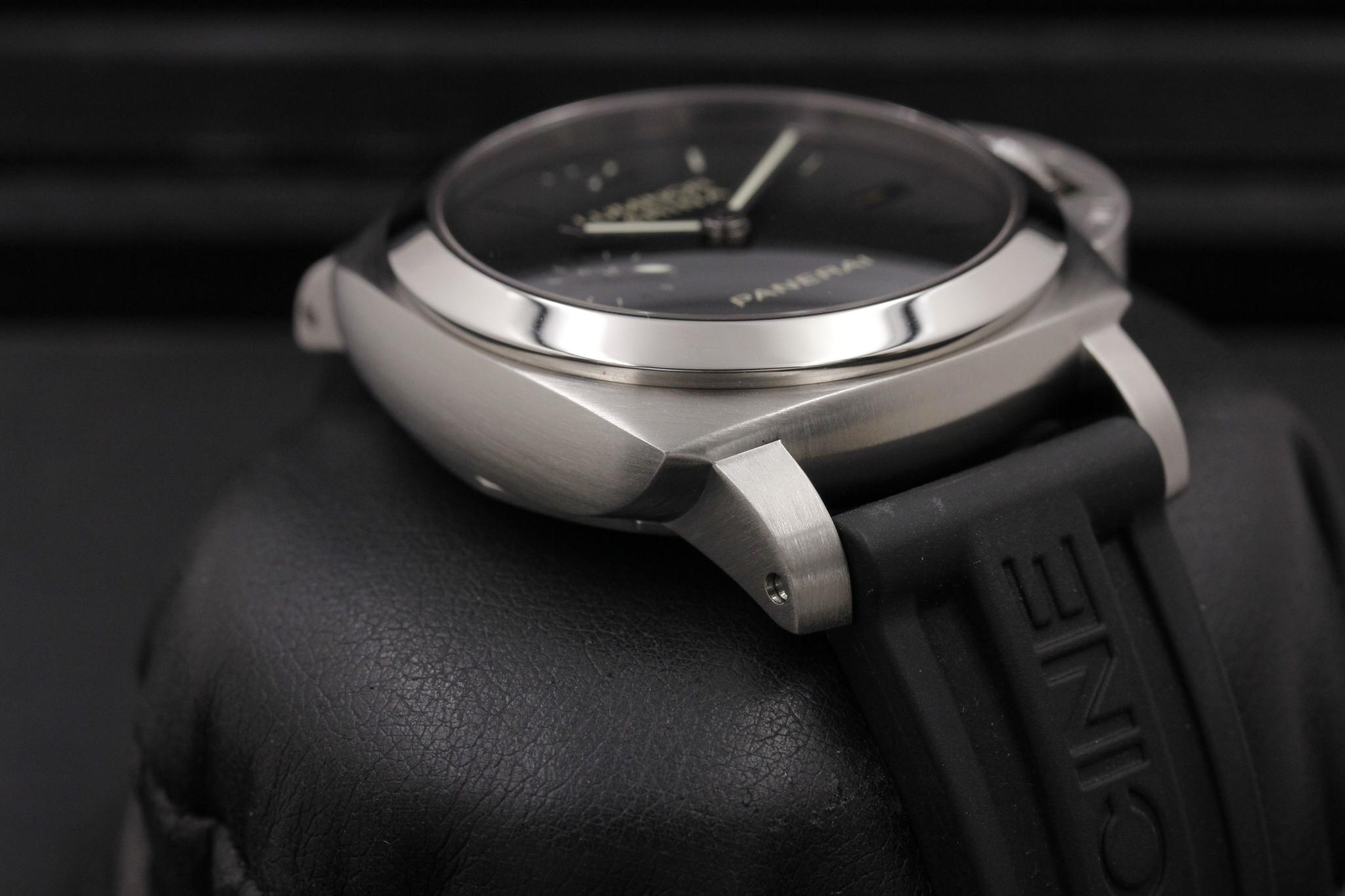 Watch Image 6