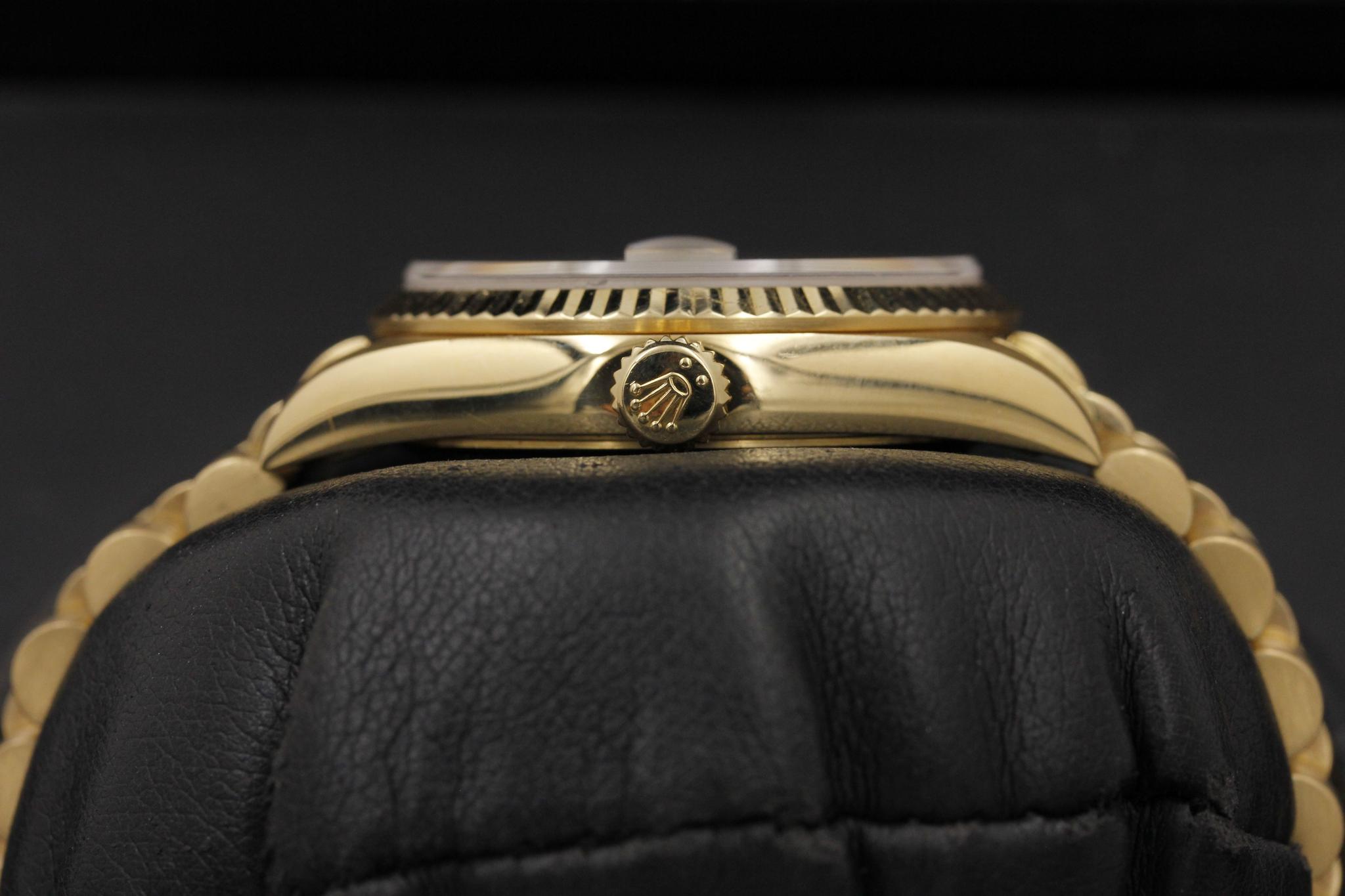 Watch Image 3