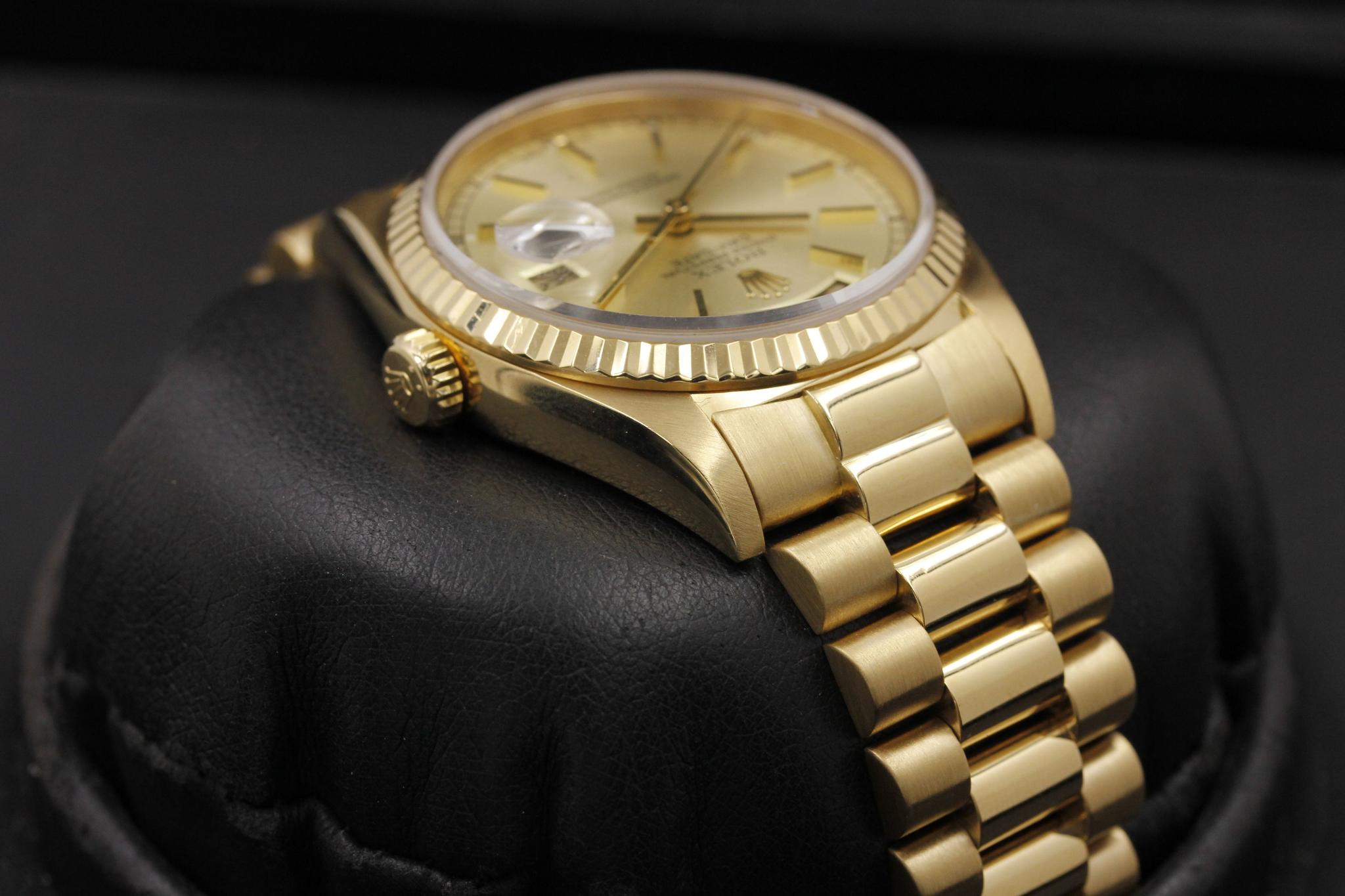Watch Image 4