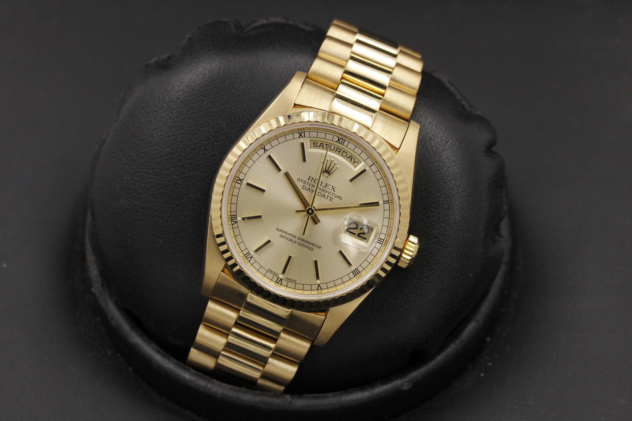 Watch Image 11