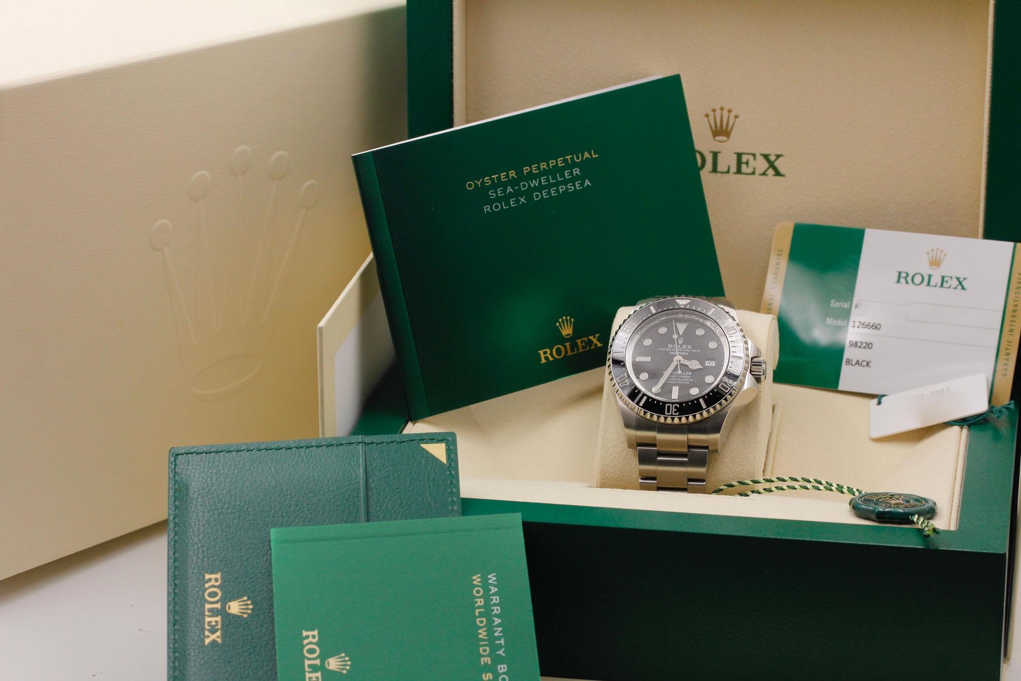 Watch Image 10