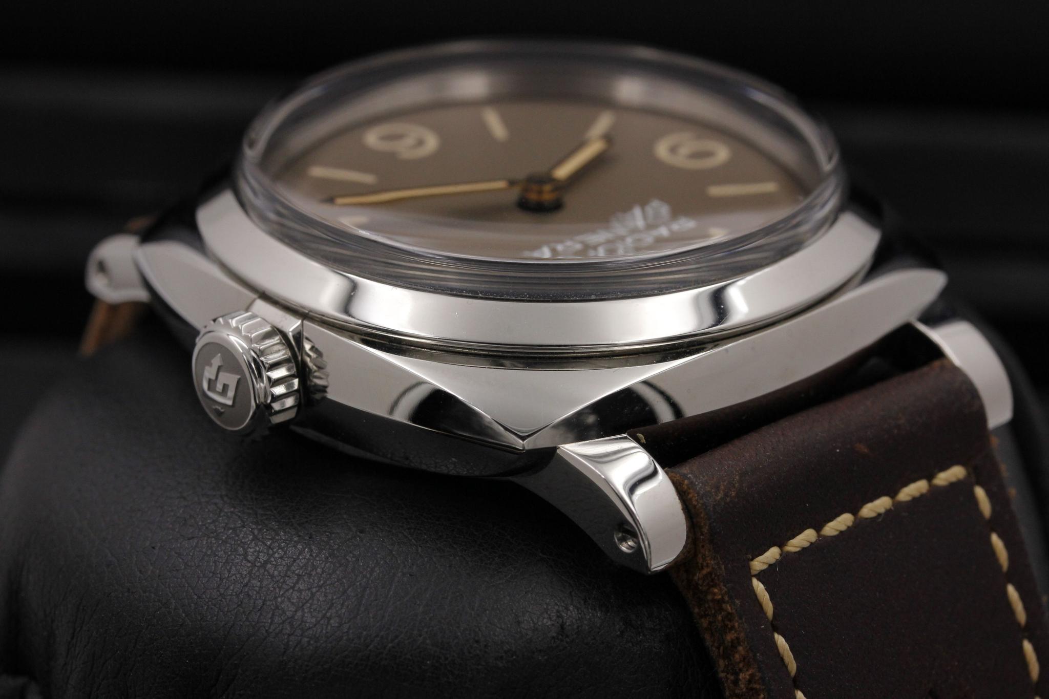 Watch Image 4