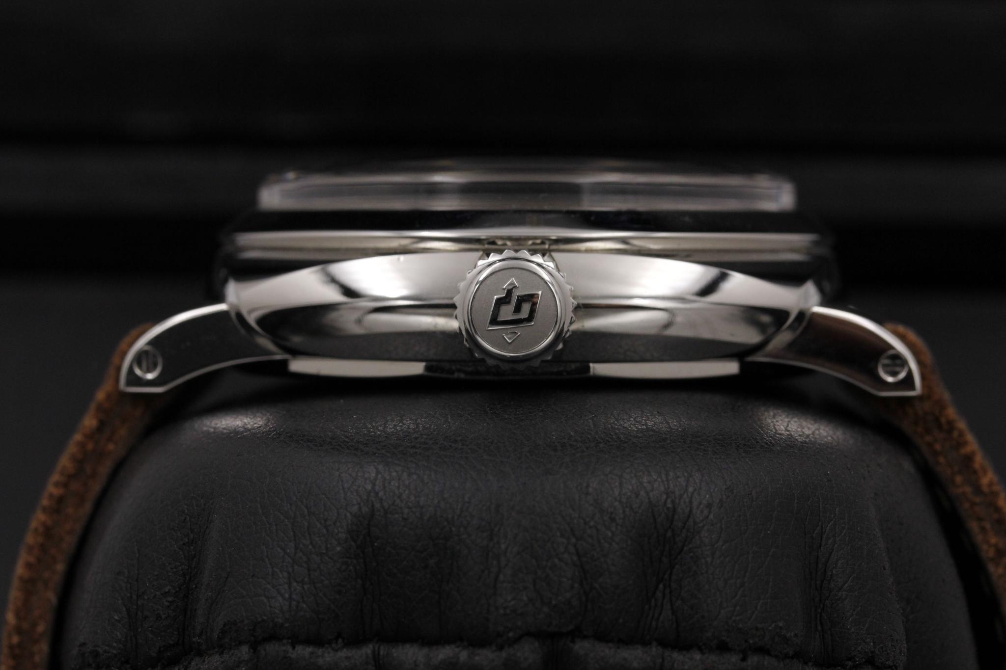 Watch Image 3