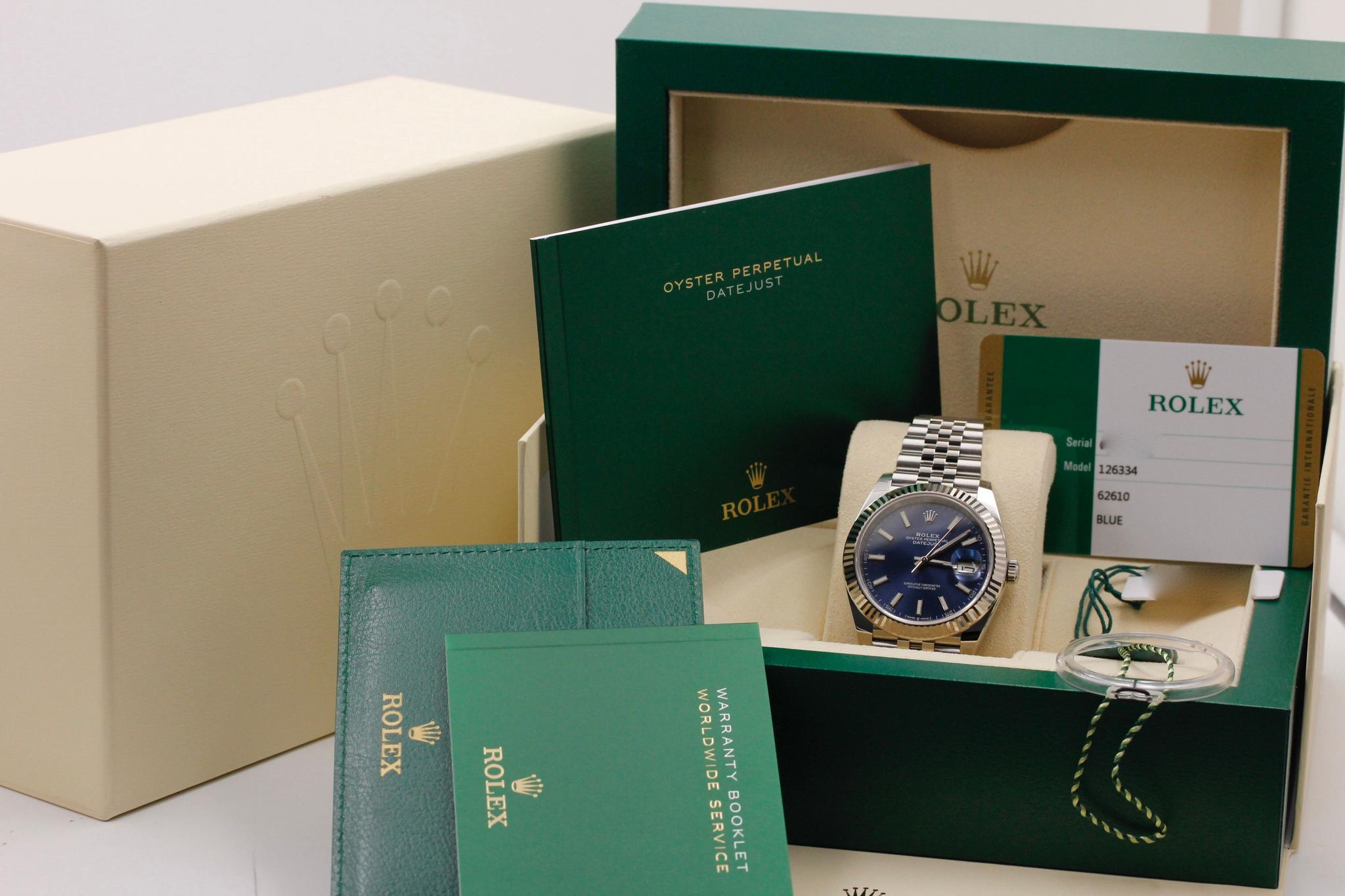 Watch Image 11