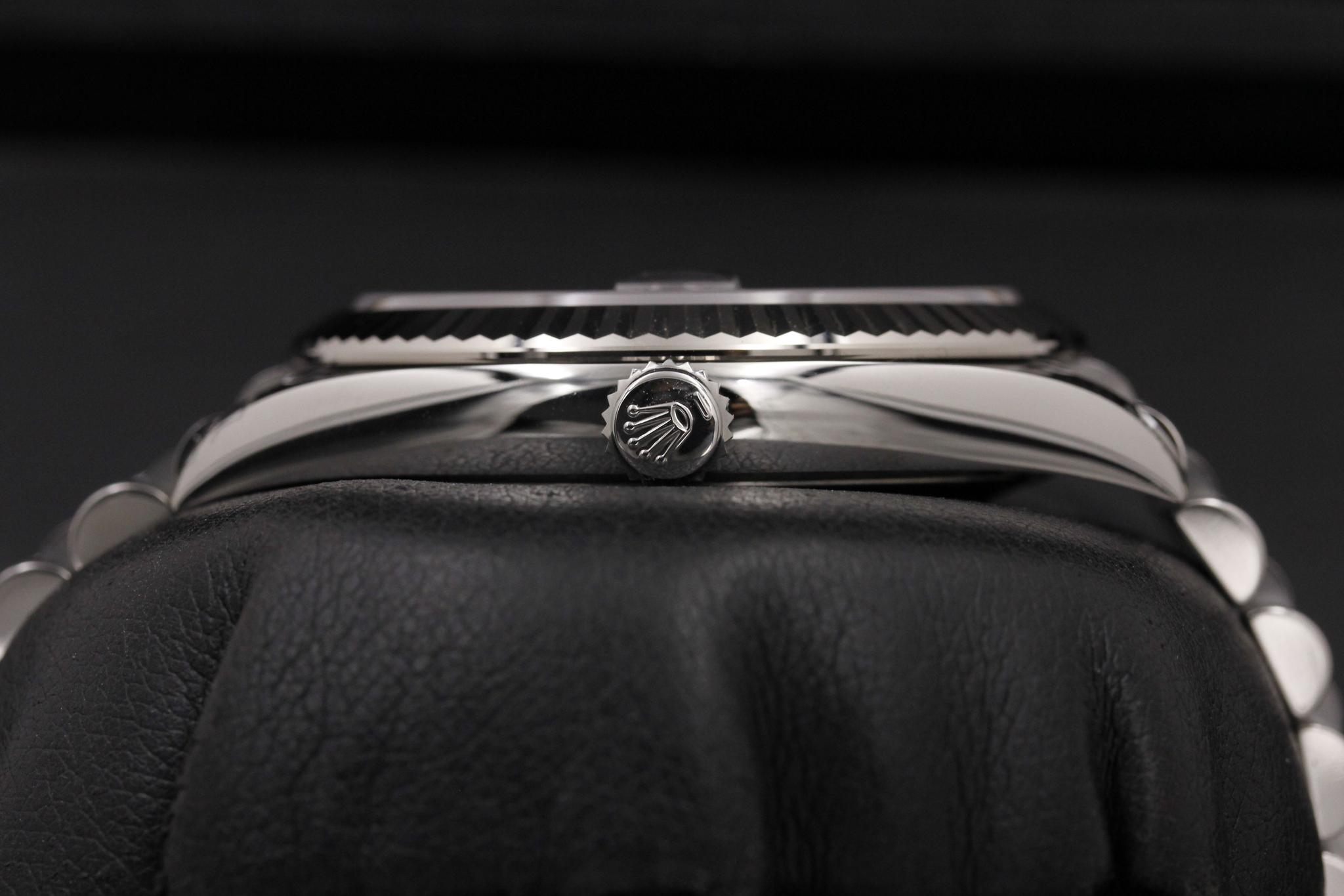 Watch Image 3