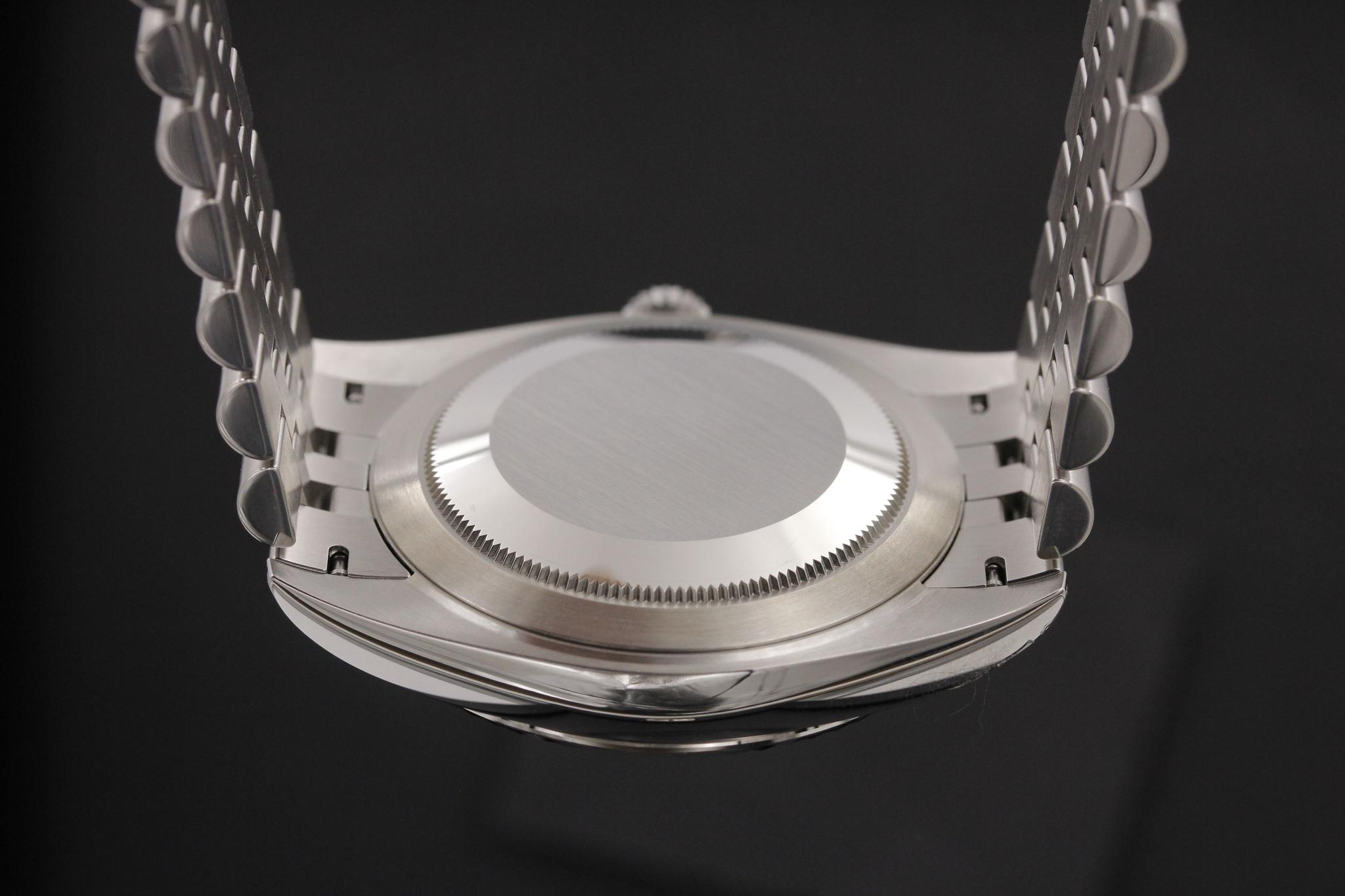 Watch Image 7