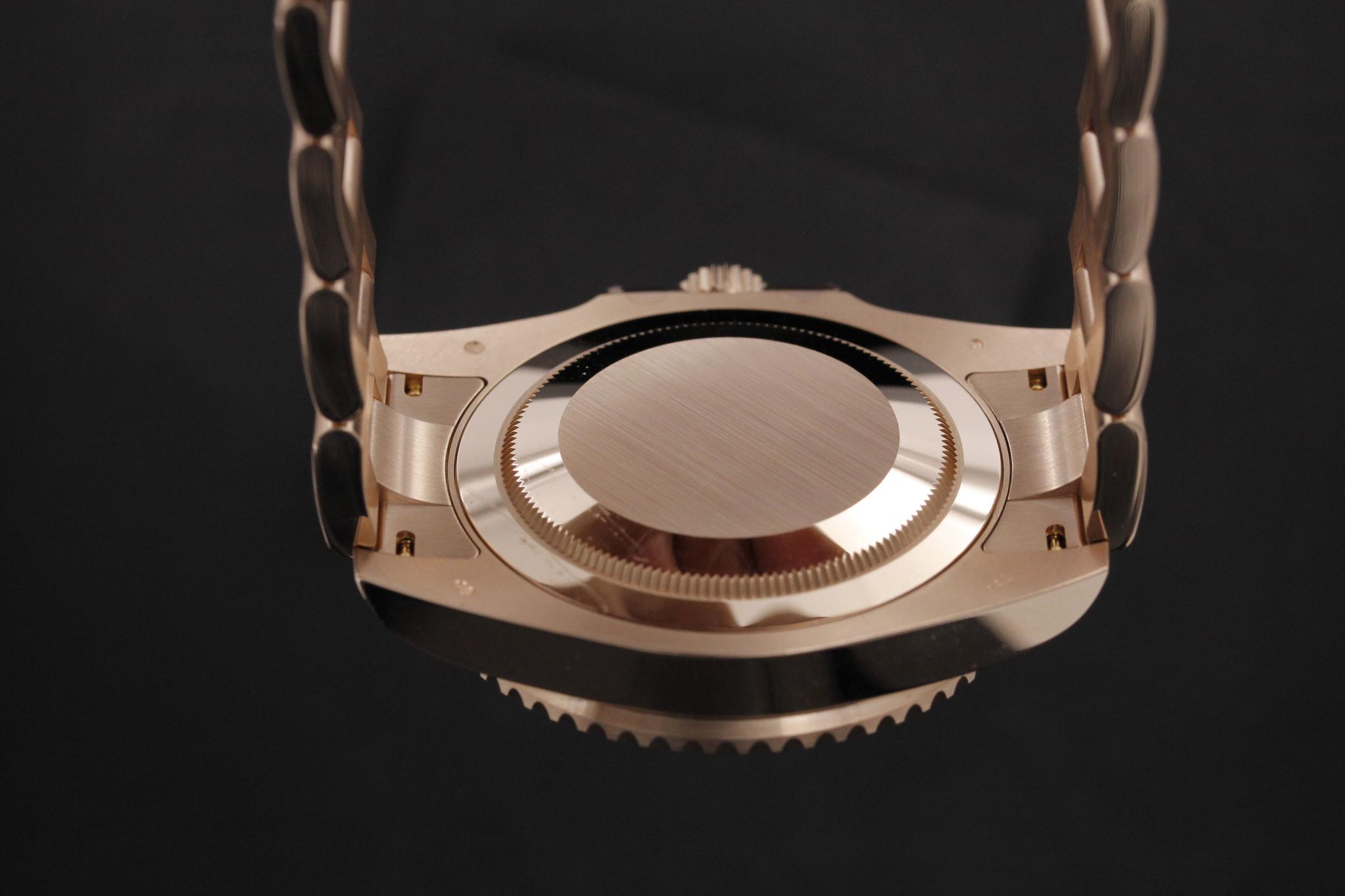 Watch Image 7