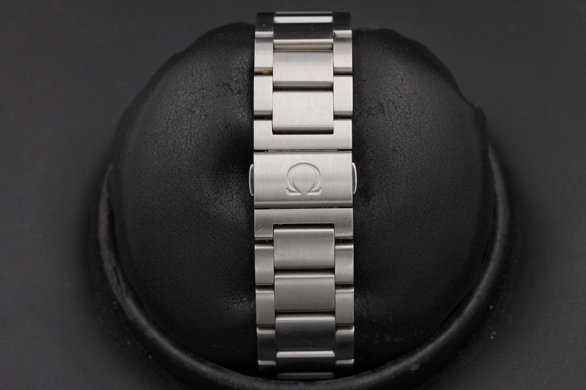 Watch Image 8