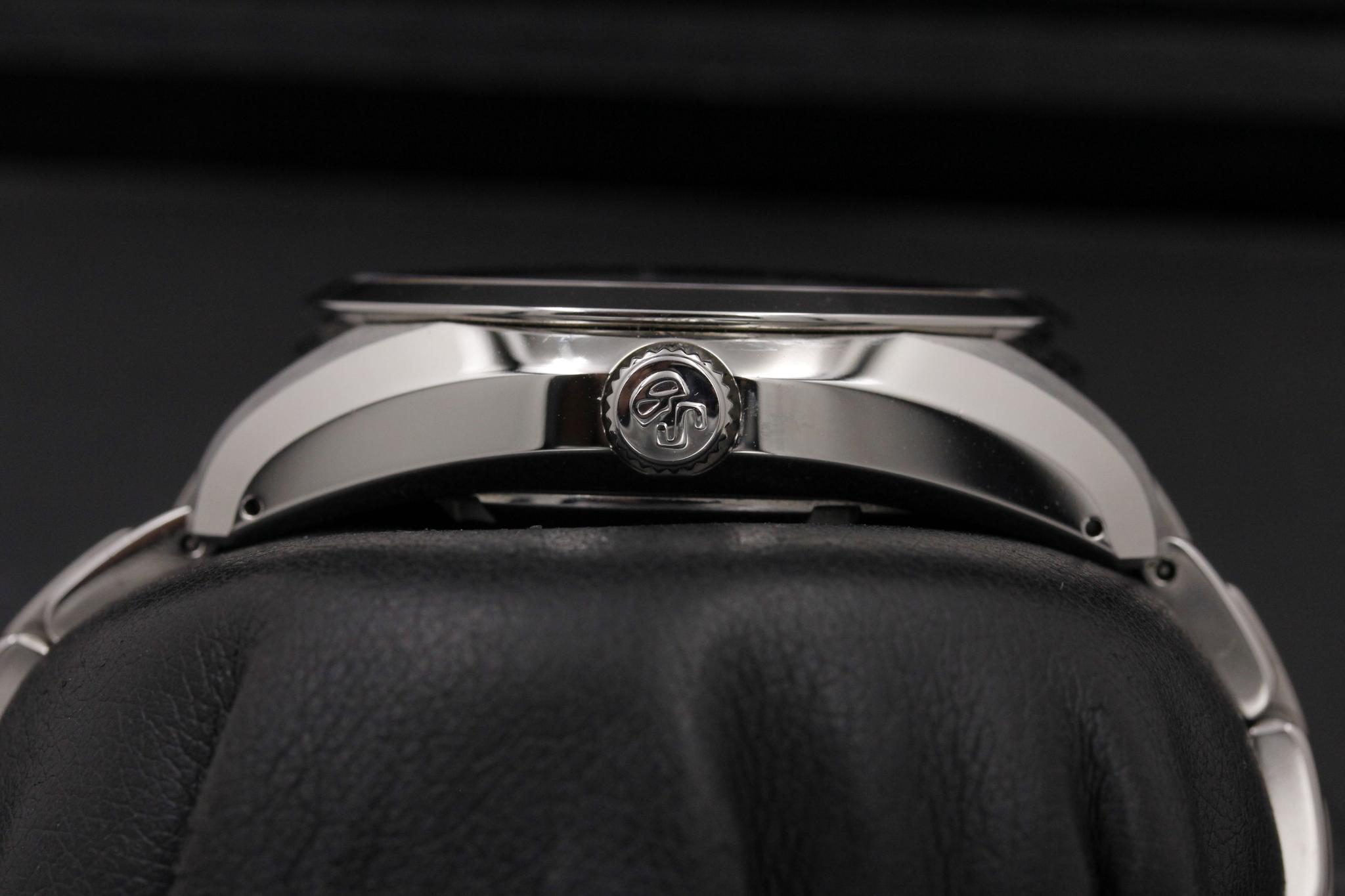 Watch Image 3