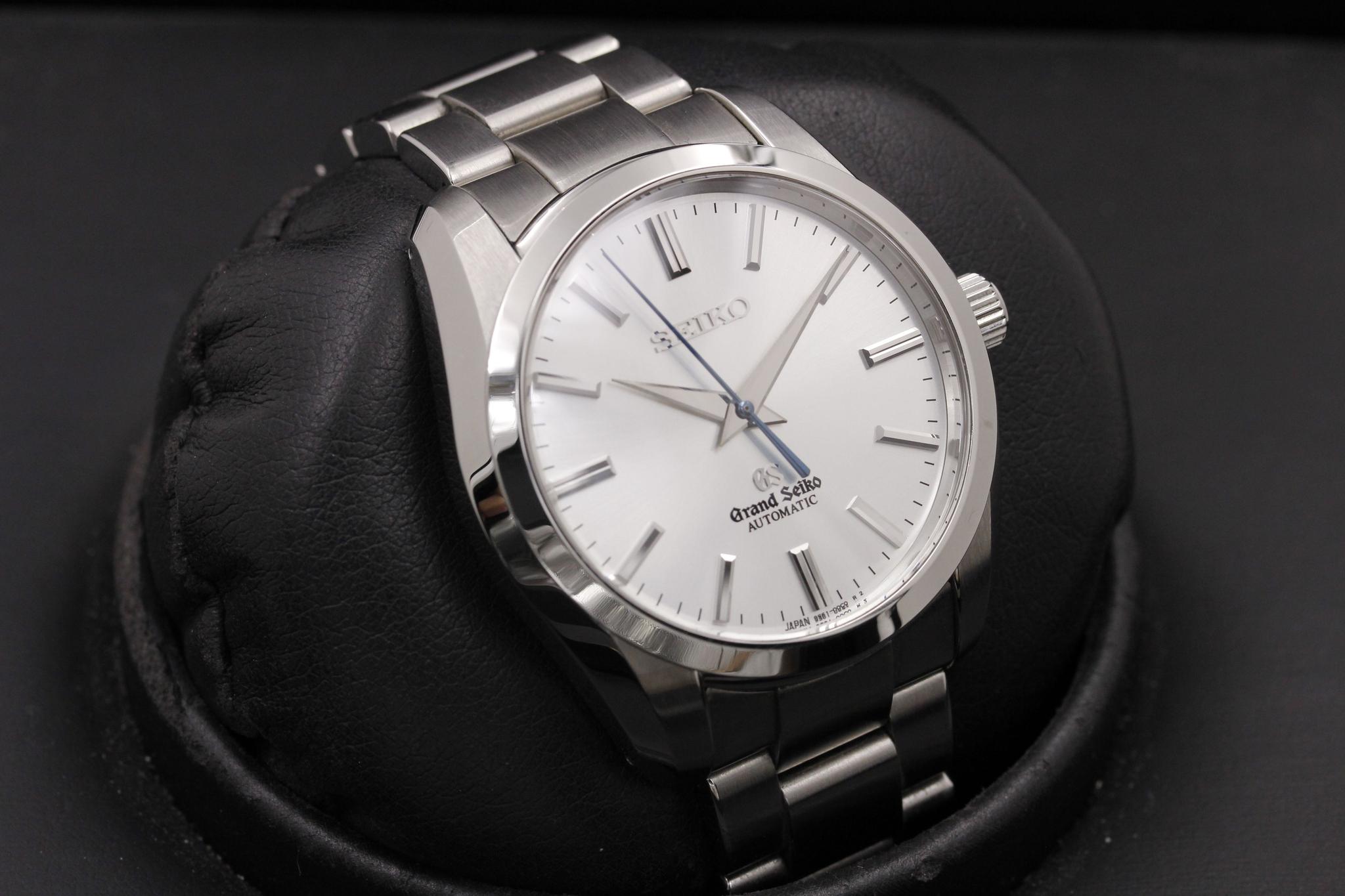Watch Image 9