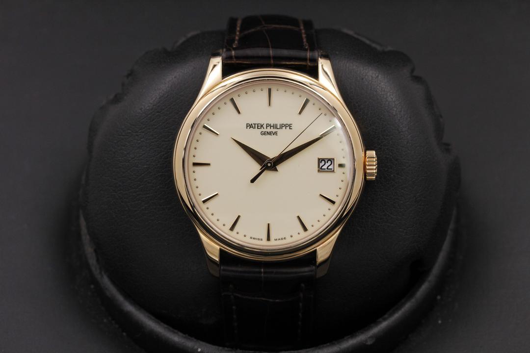 Patek Philippe Calatrava 5227 R