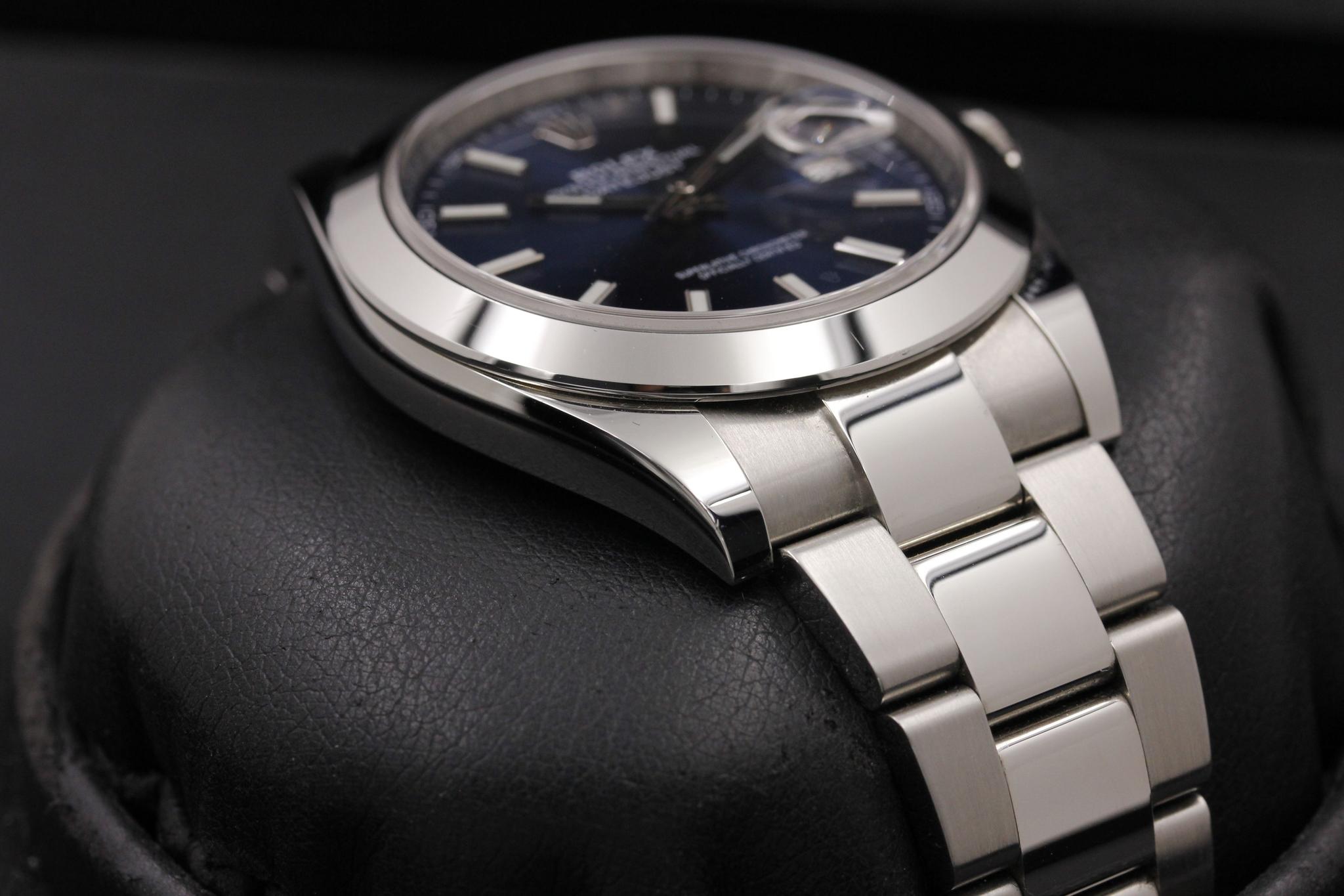 Watch Image 6