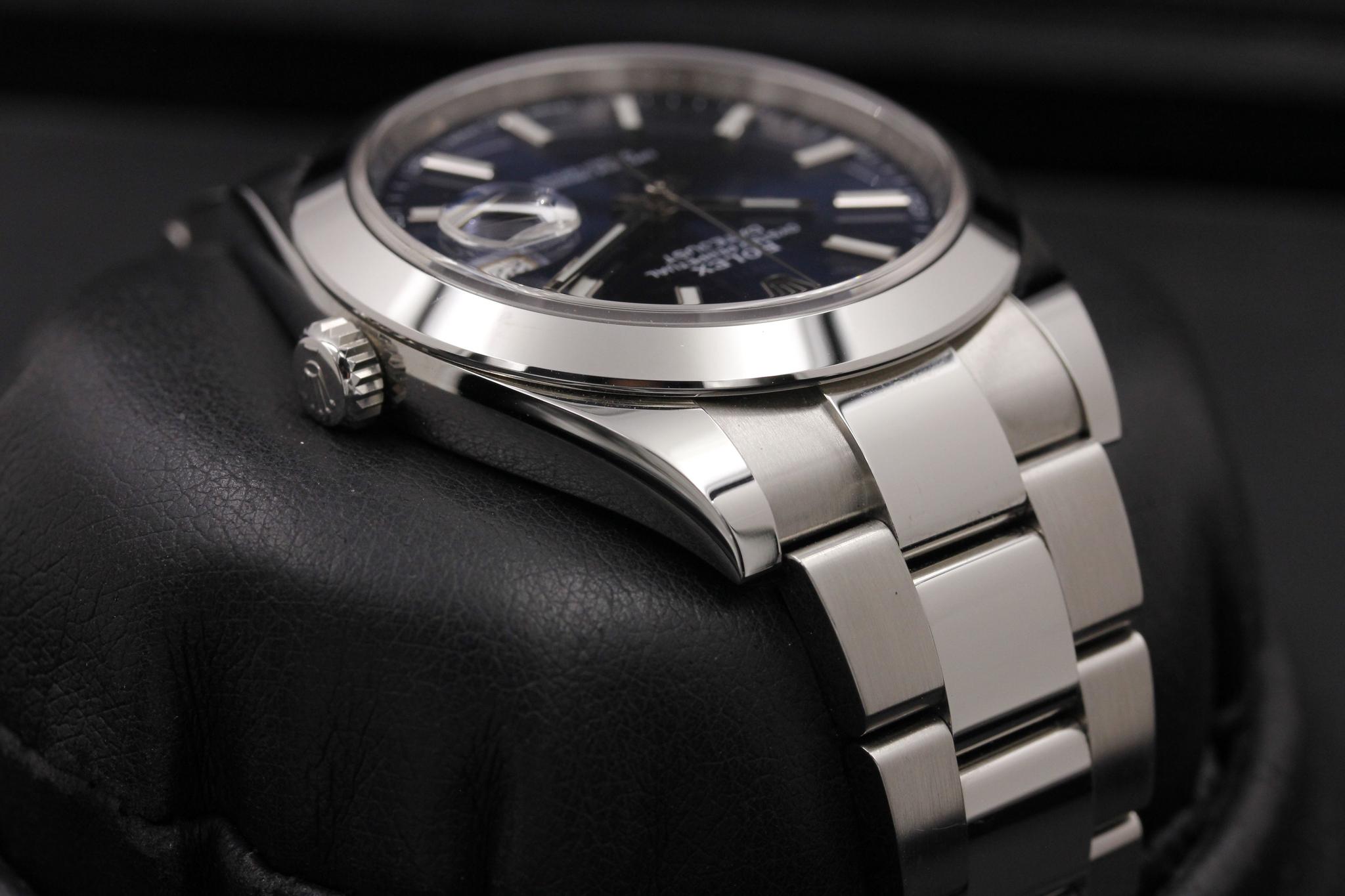 Watch Image 4