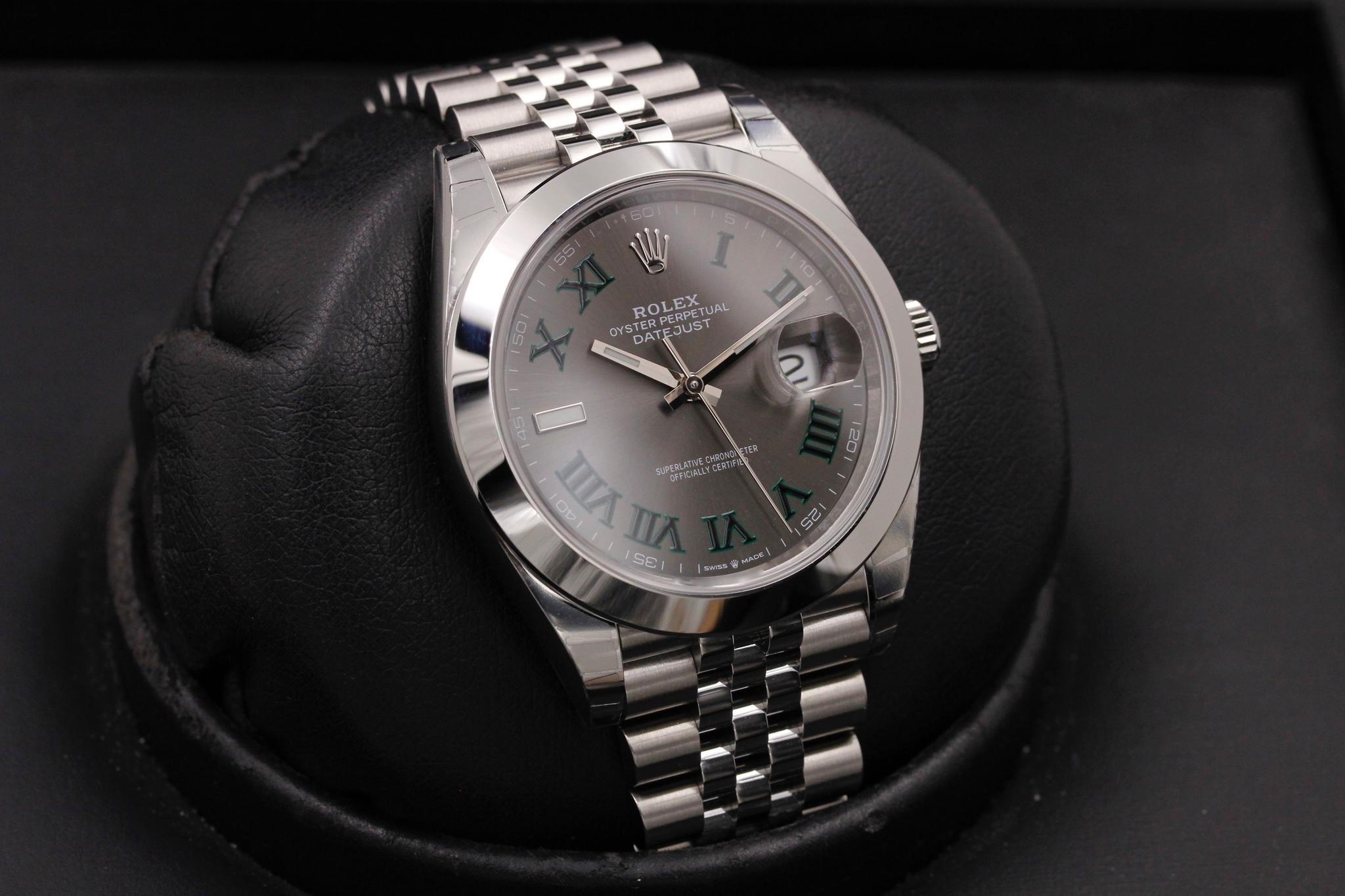 Watch Image 10