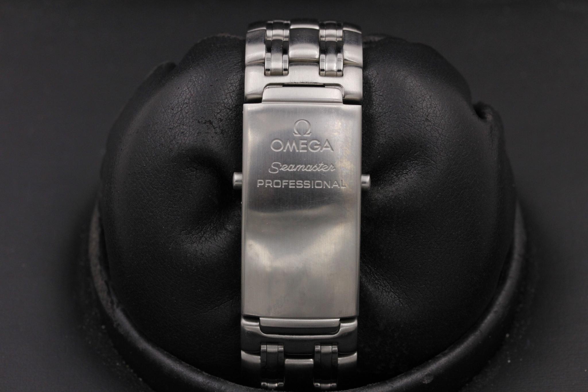 Watch Image 9