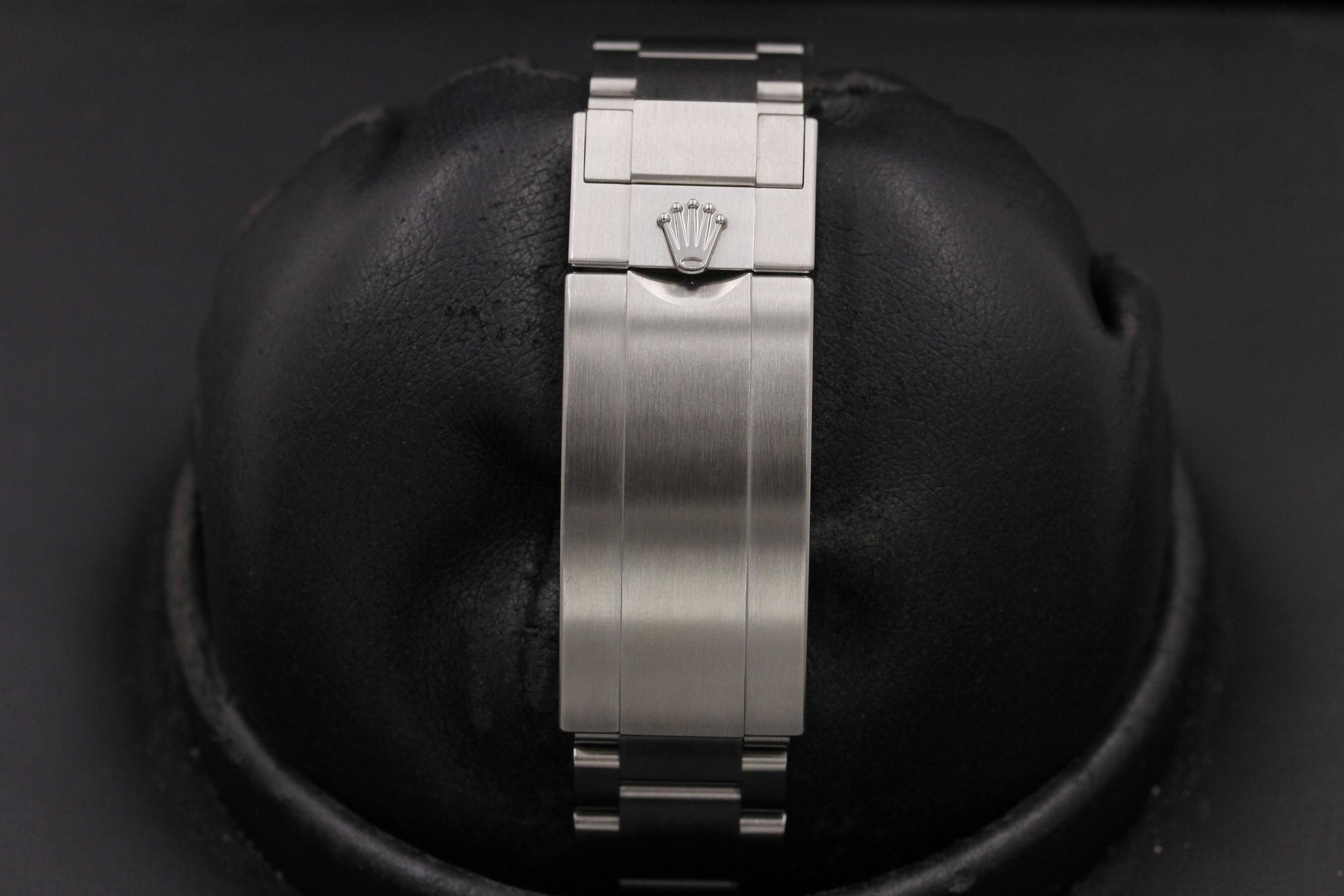 Watch Image 8