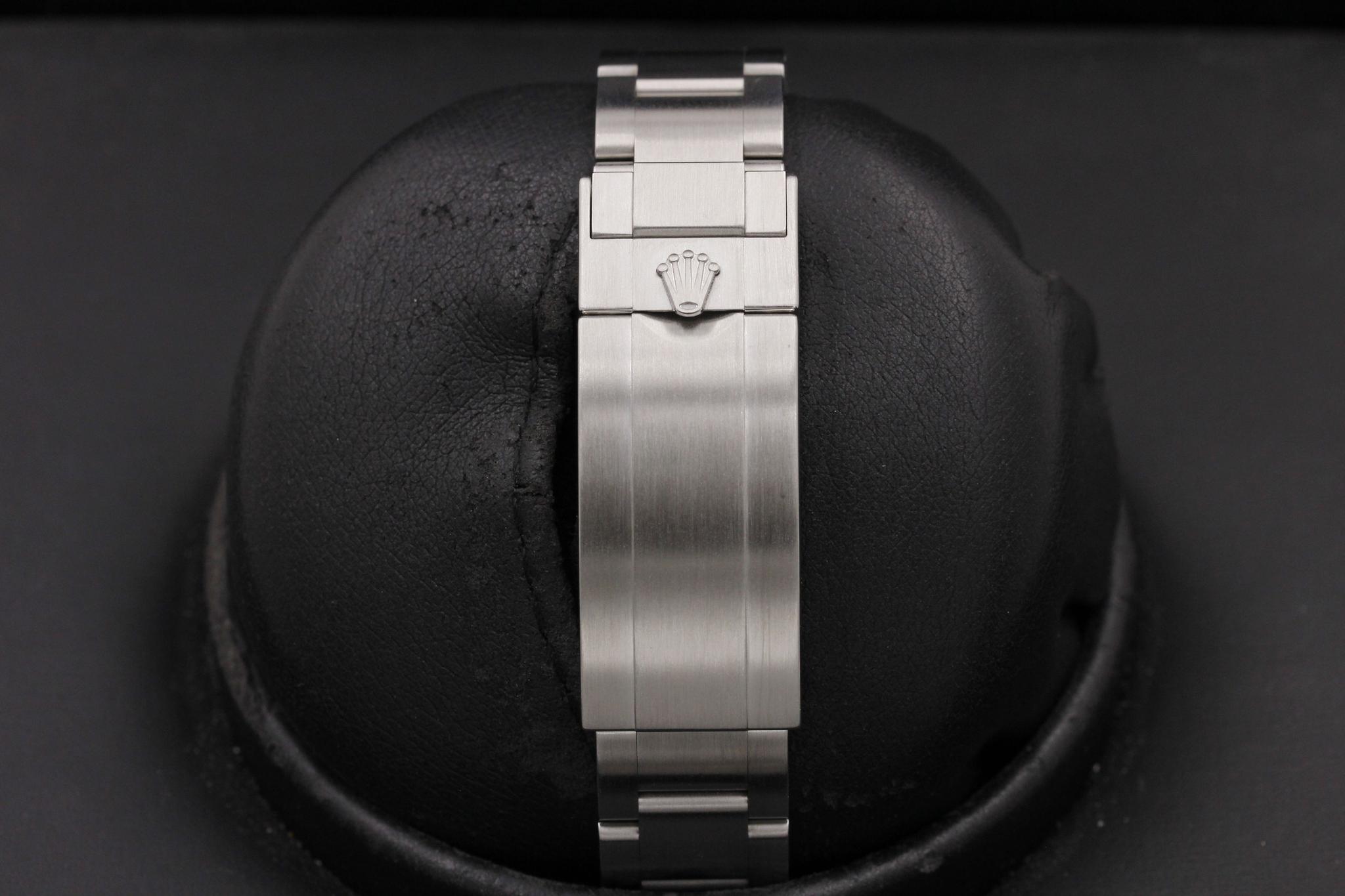 Watch Image 7