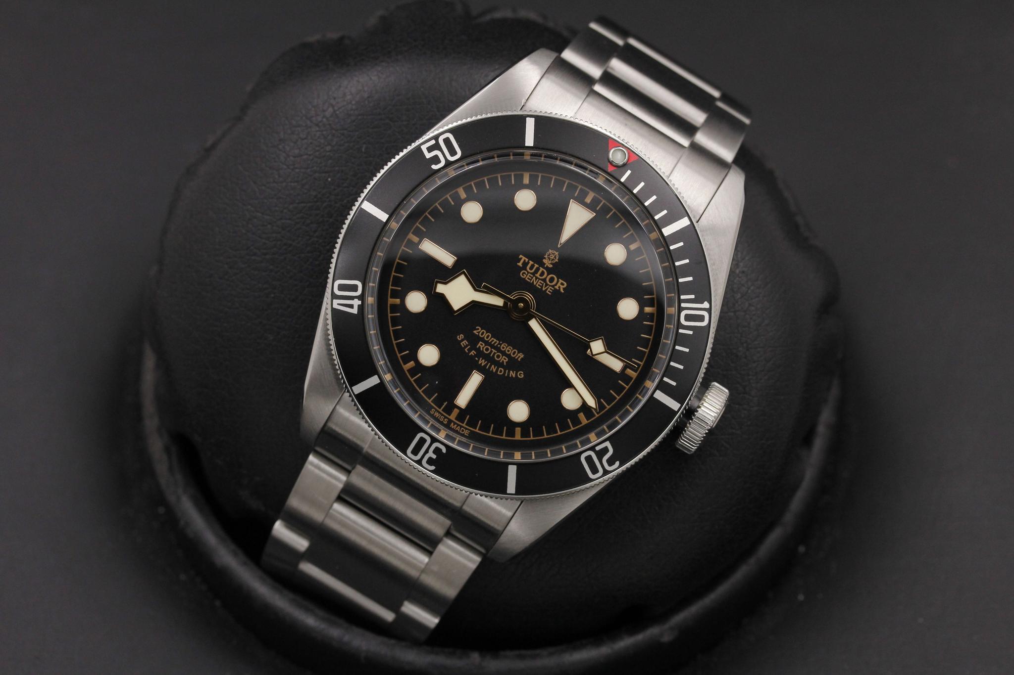 Watch Image 9