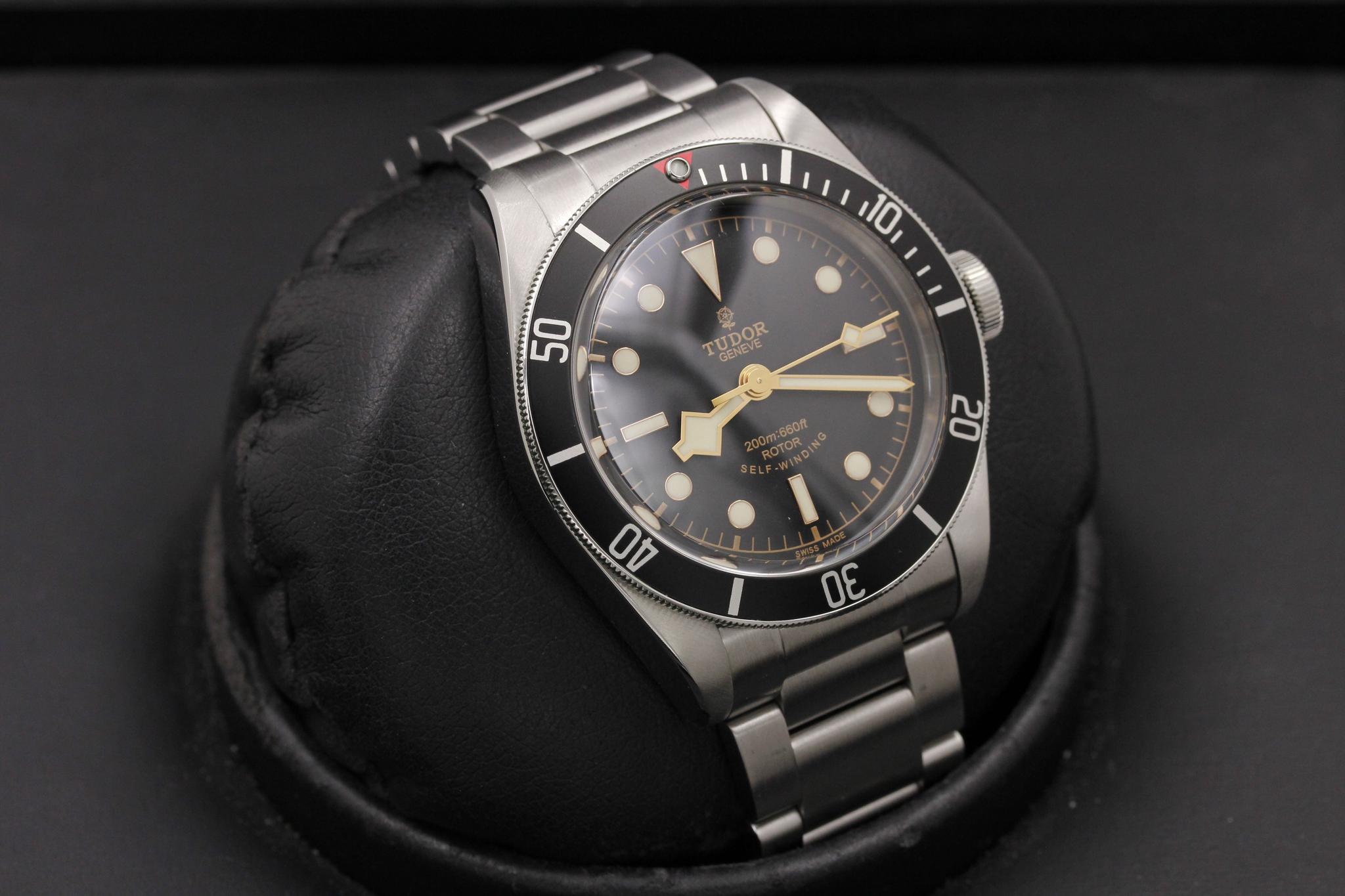 Watch Image 10