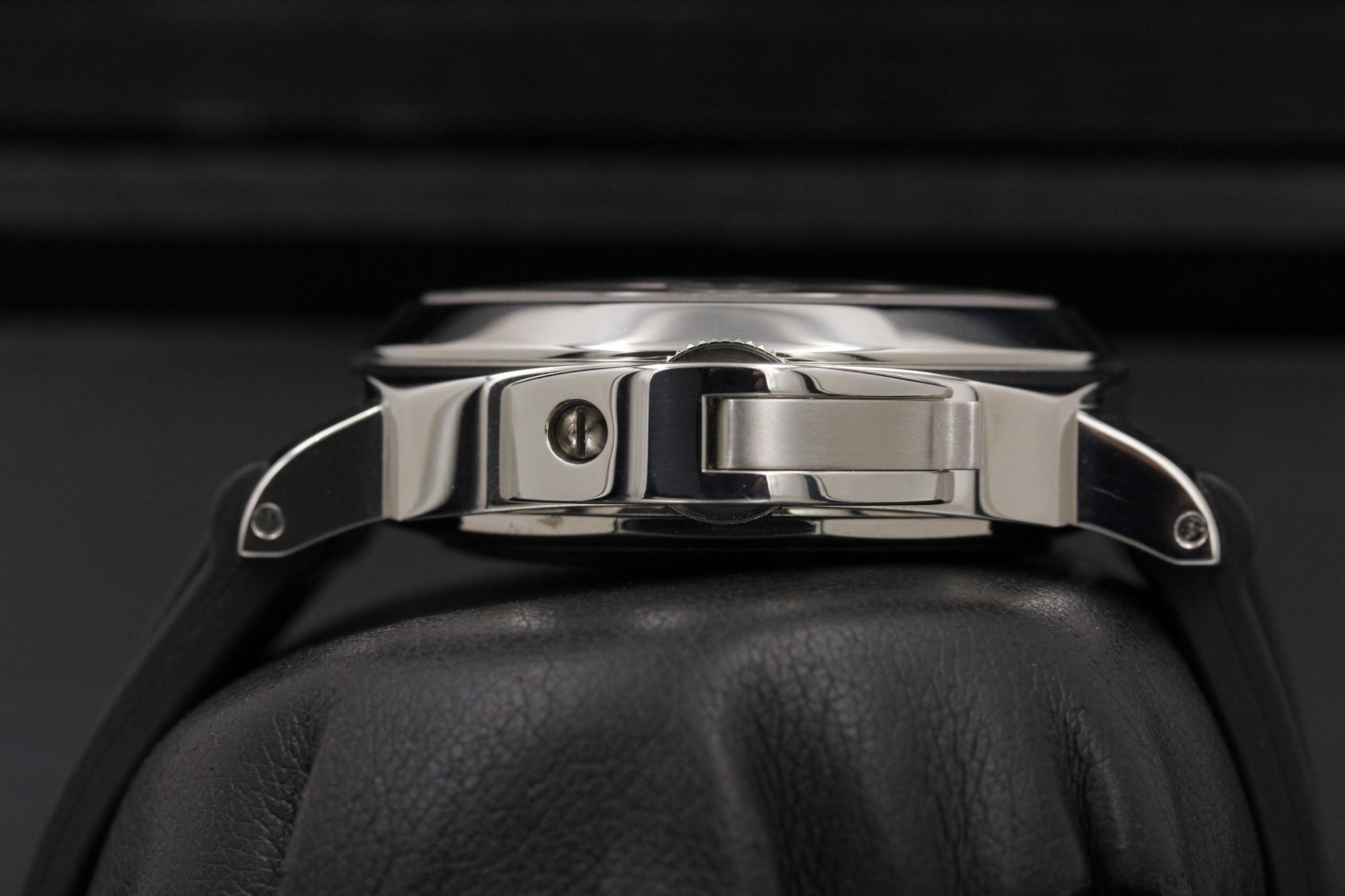 Watch Image 3