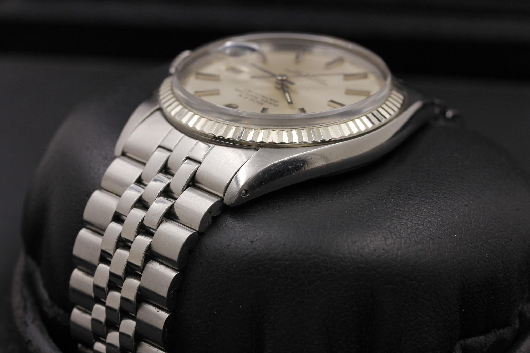 Watch Image 6