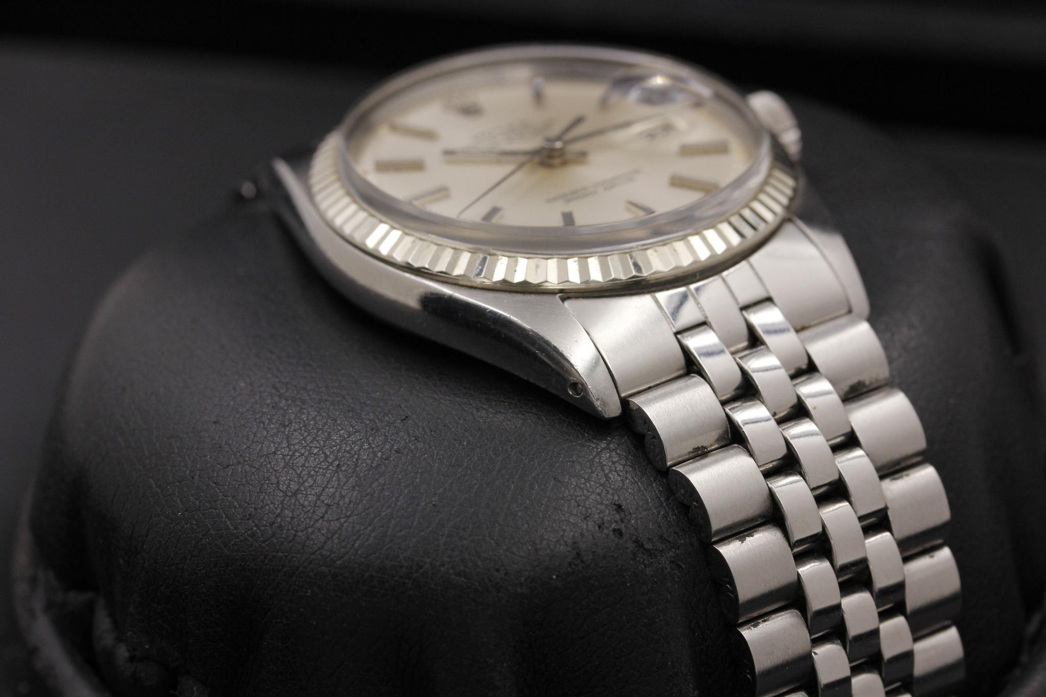Watch Image 7