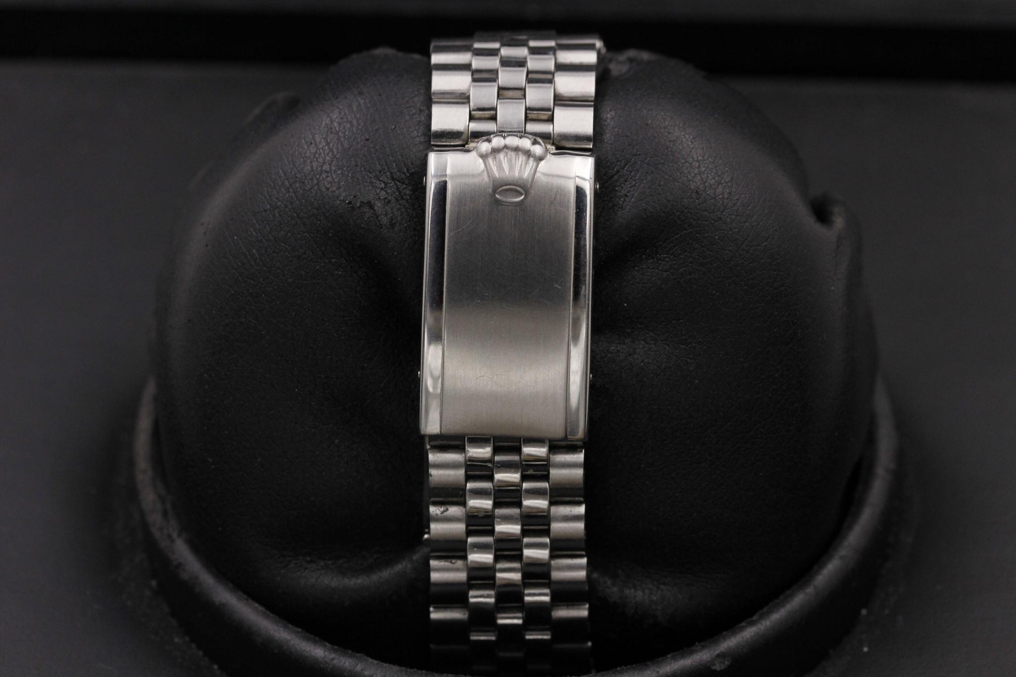 Watch Image 9