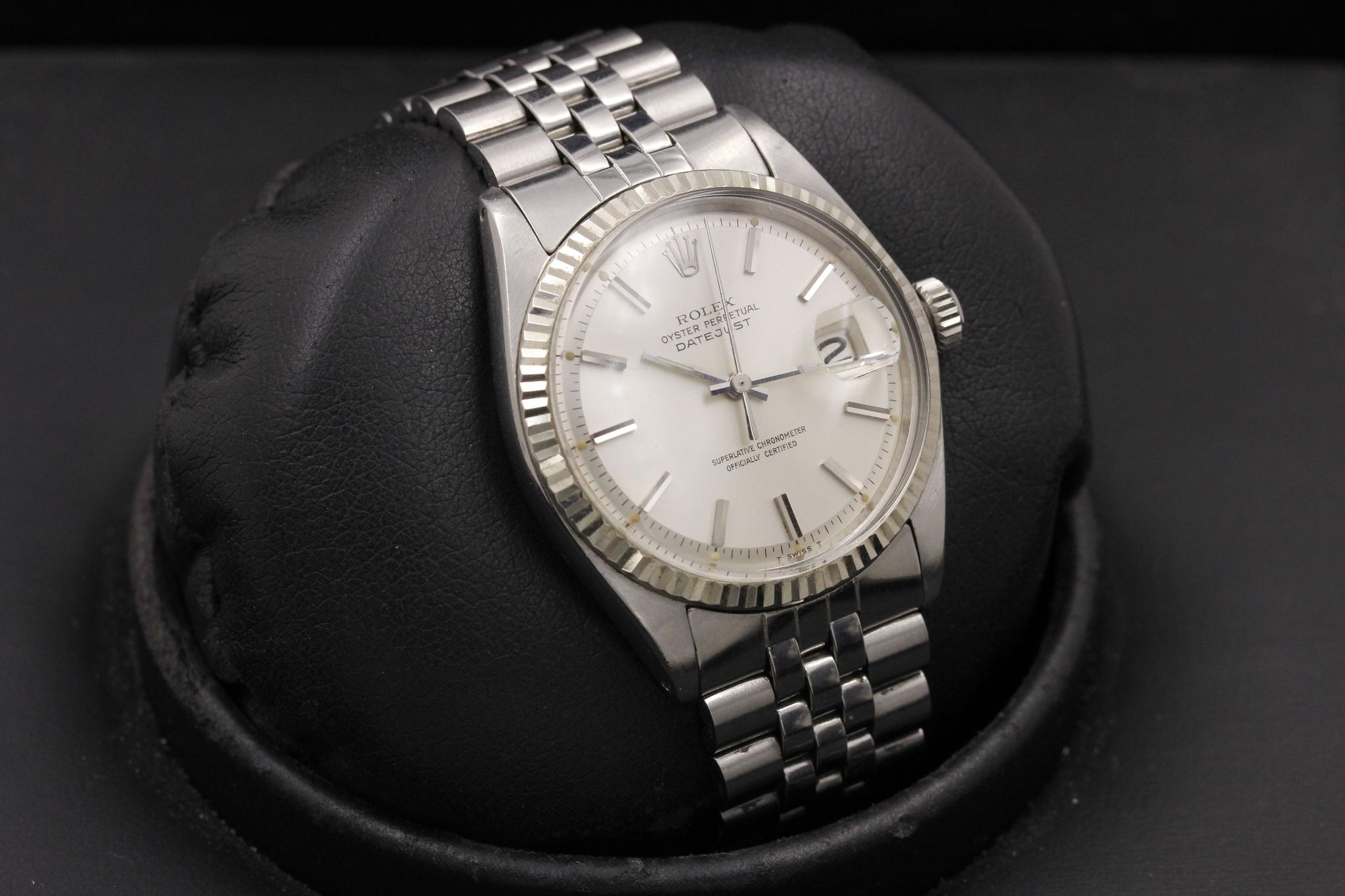 Watch Image 12