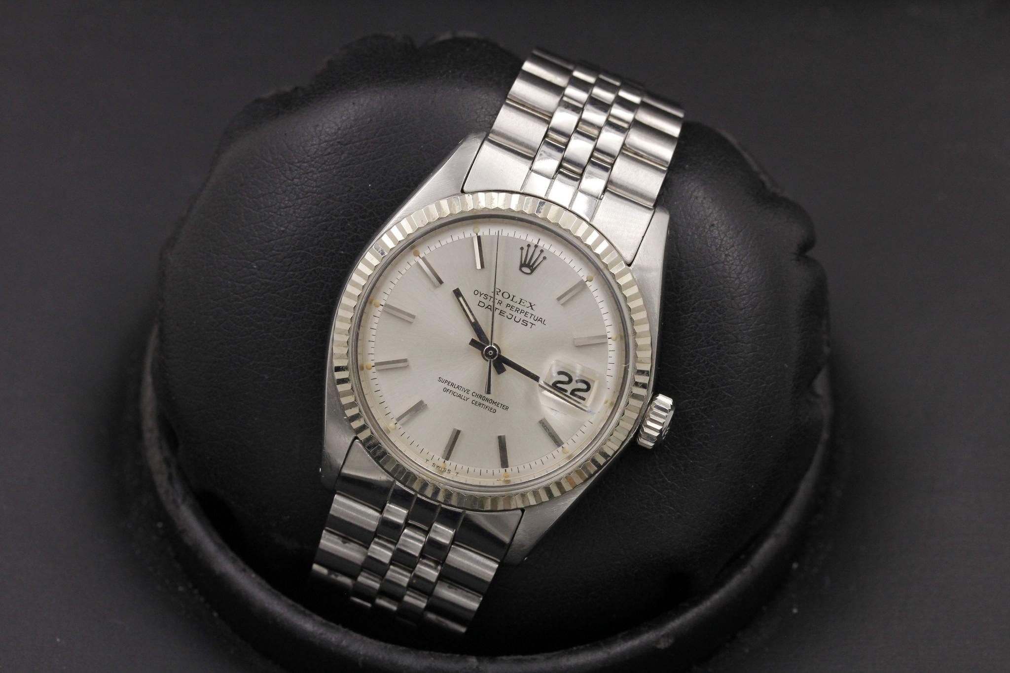 Watch Image 11