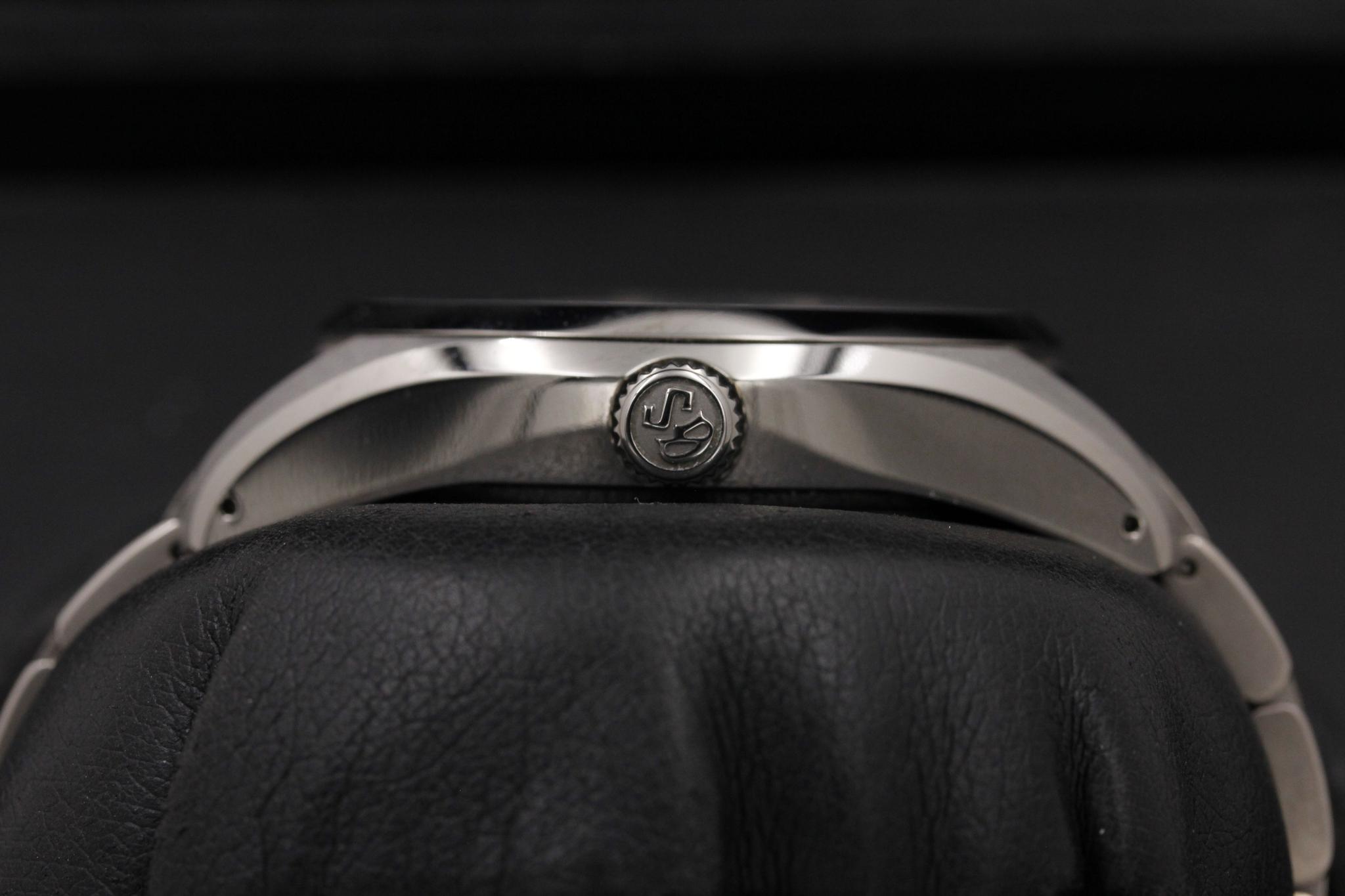 Watch Image 3