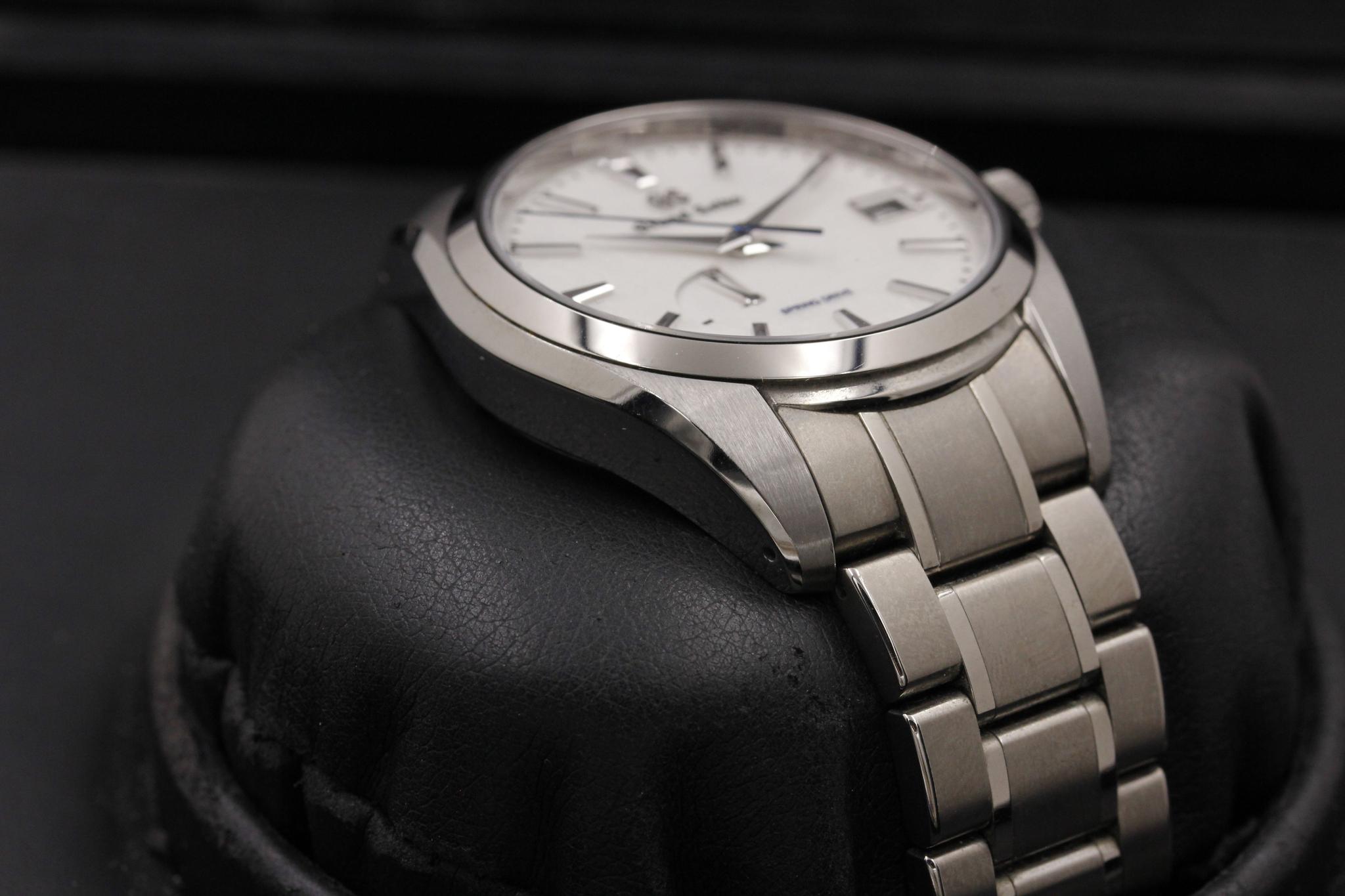 Watch Image 6
