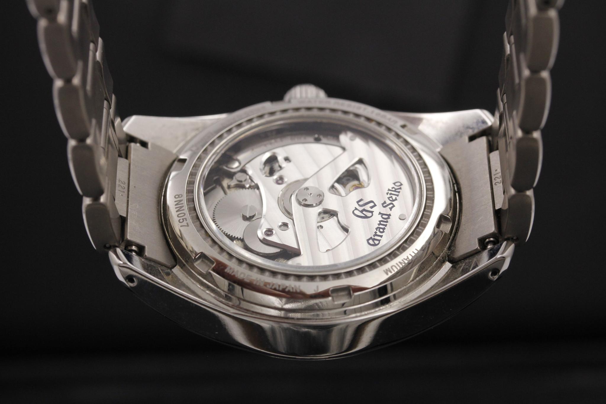 Watch Image 7