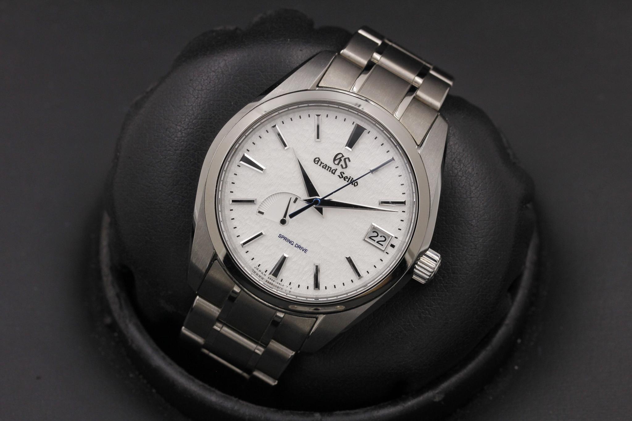 Watch Image 10