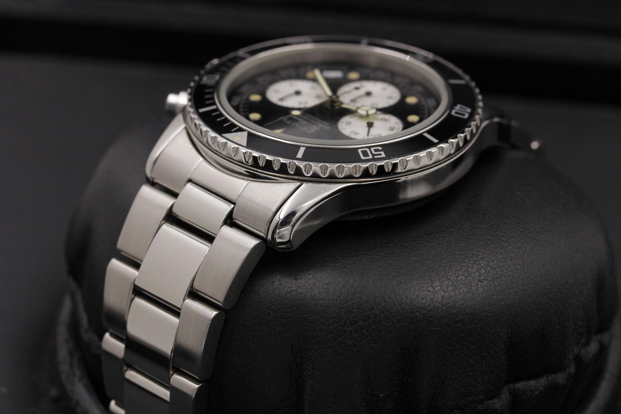 Watch Image 6