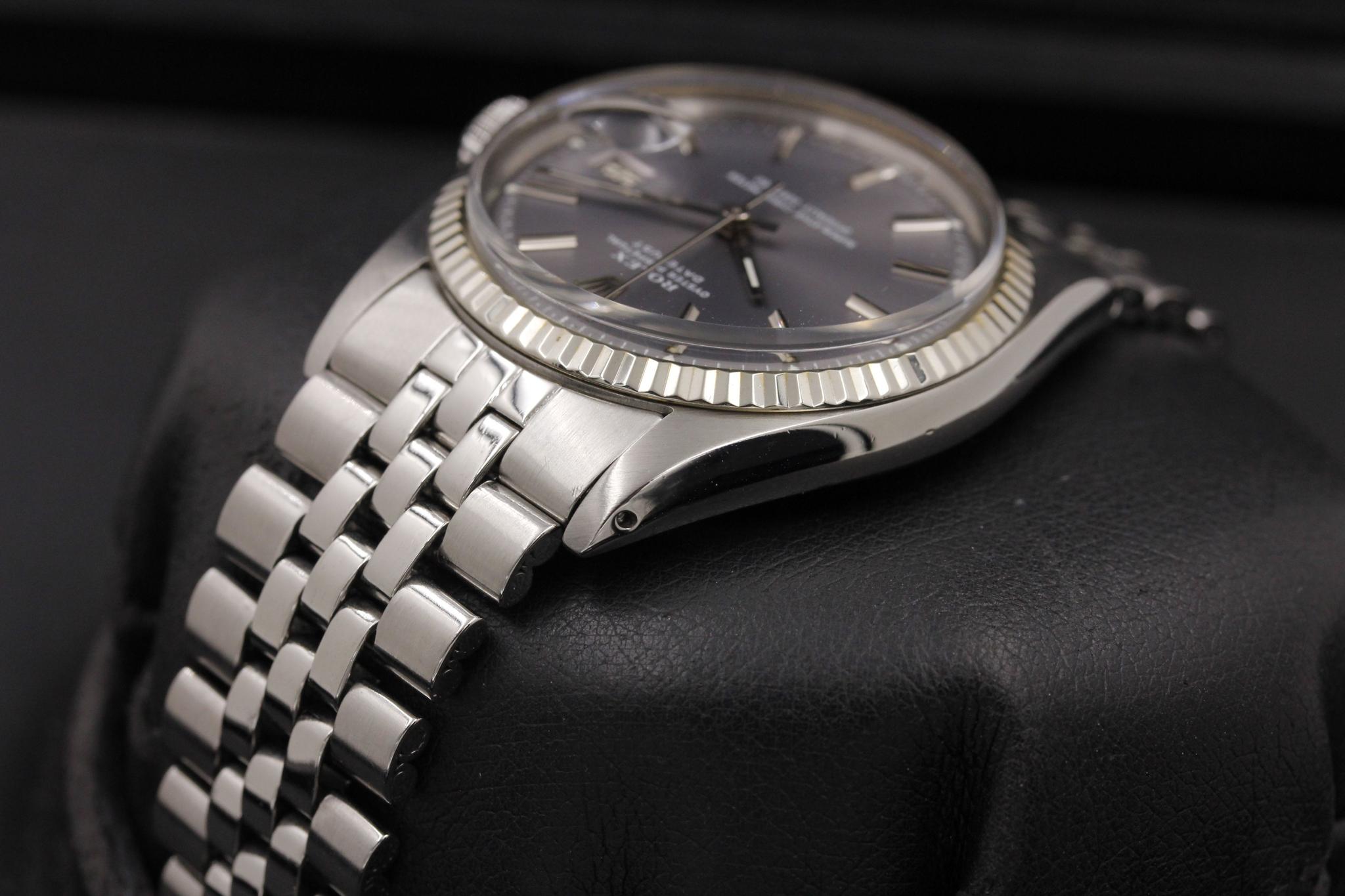 Watch Image 6