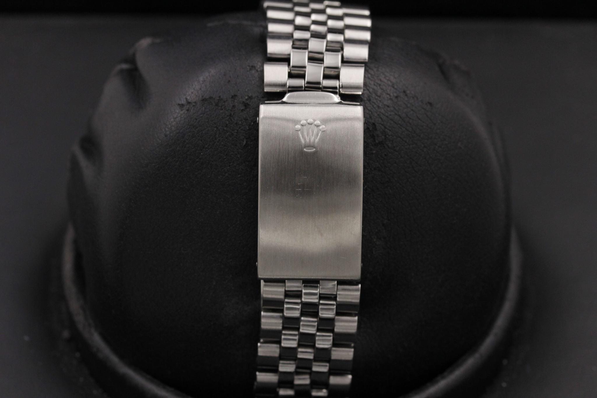Watch Image 9
