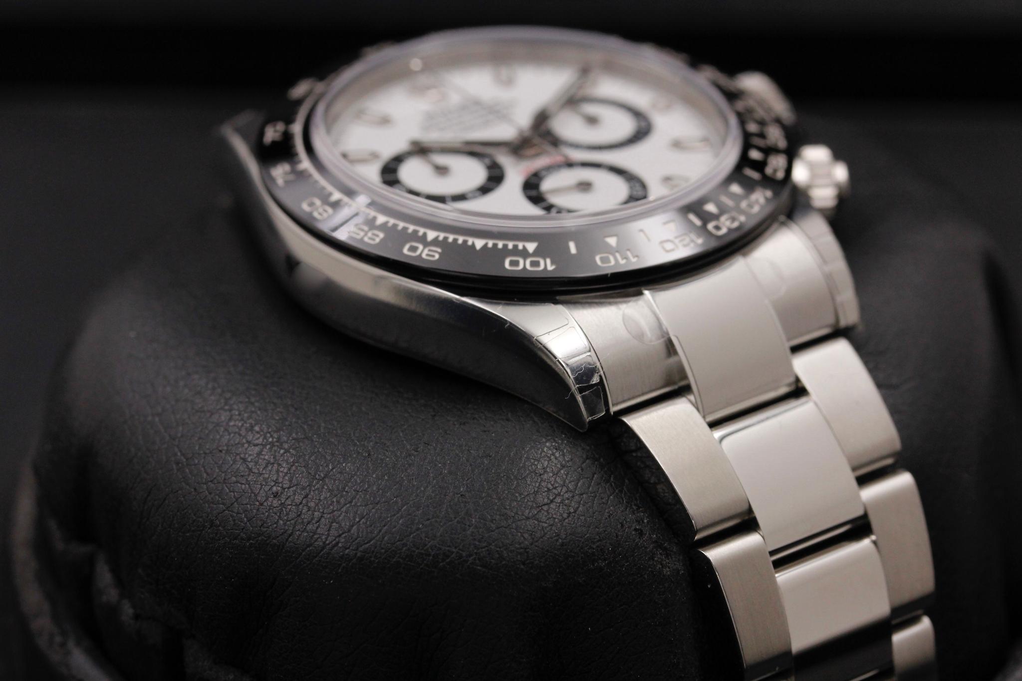 Watch Image 6