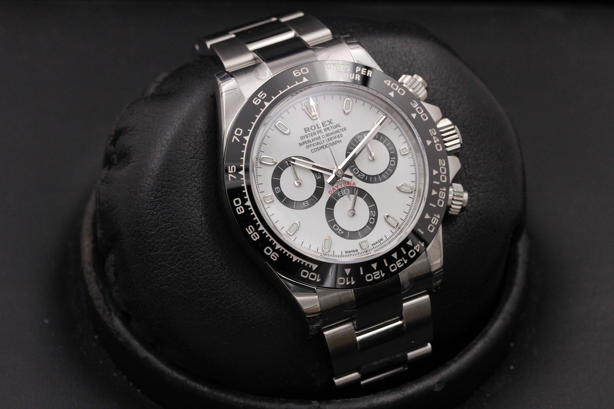 Watch Image 10