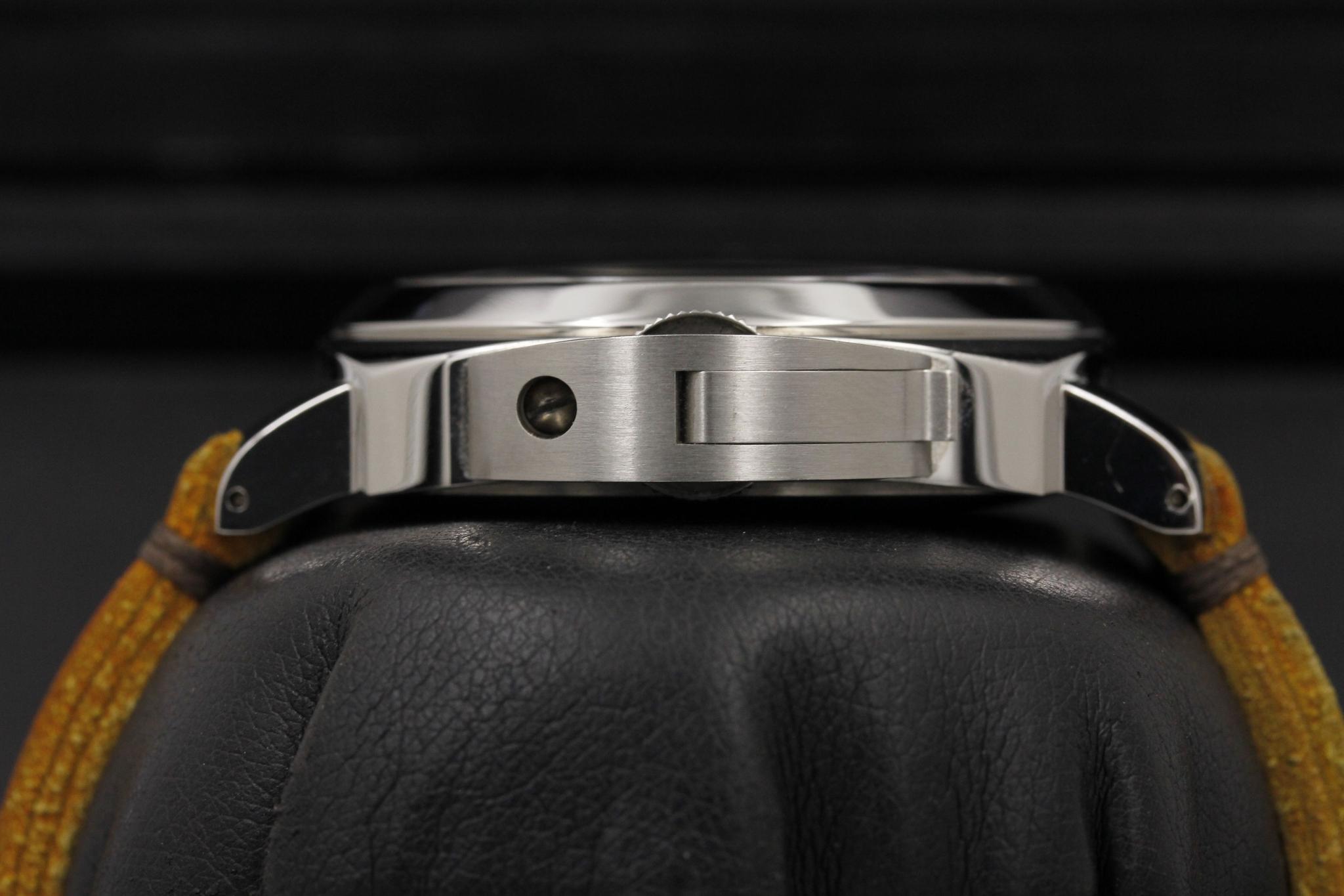 Watch Image 3
