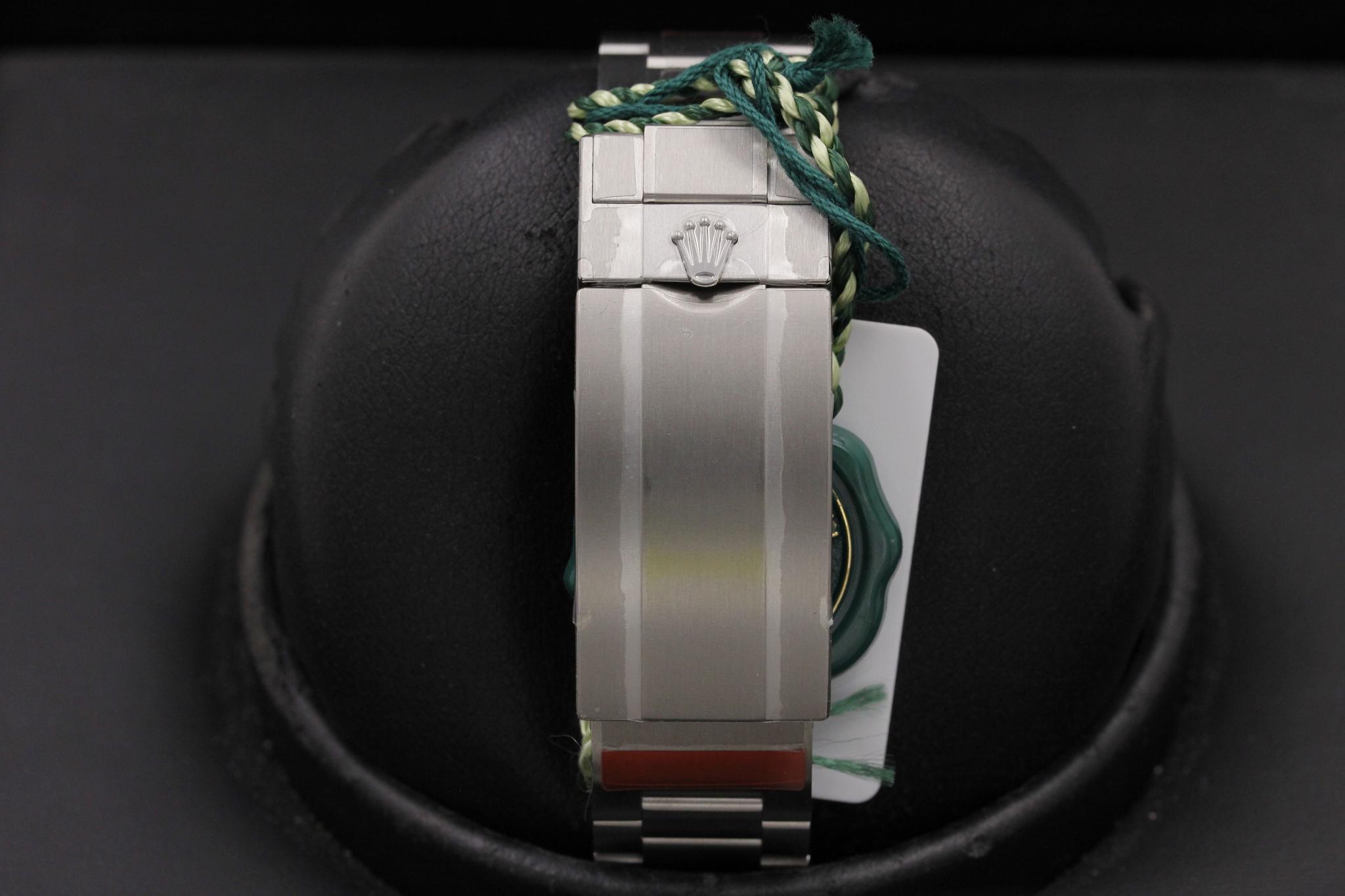 Watch Image 7