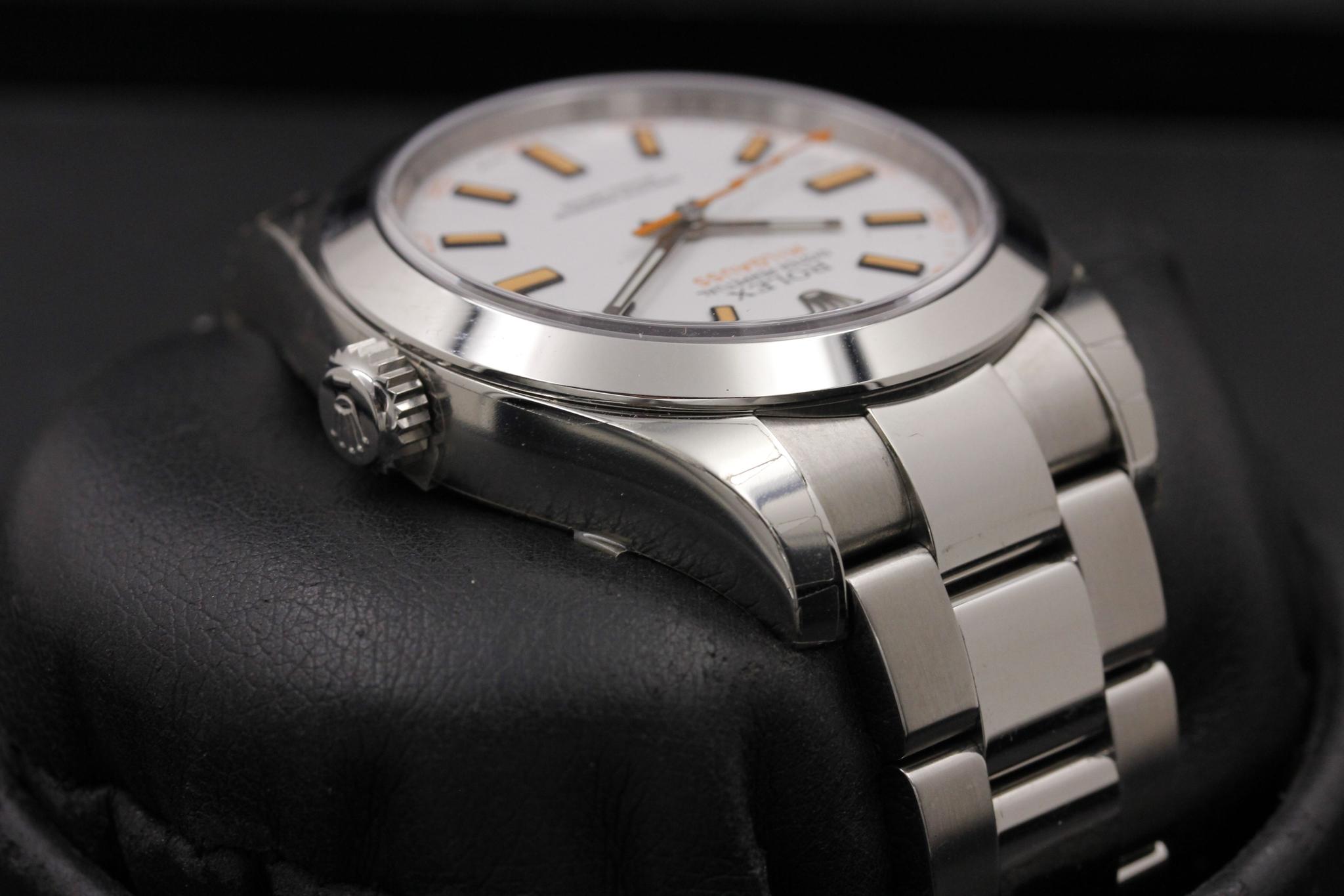 Watch Image 4