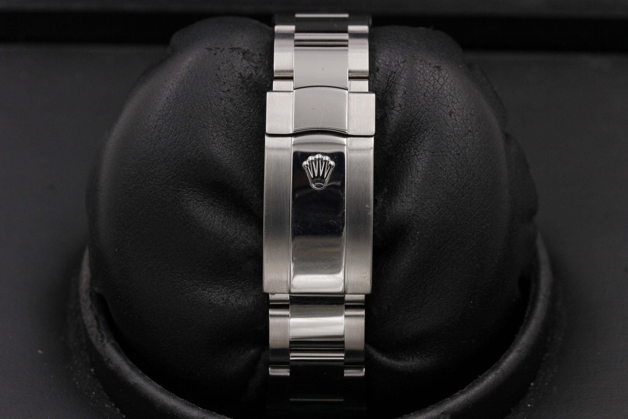 Watch Image 7