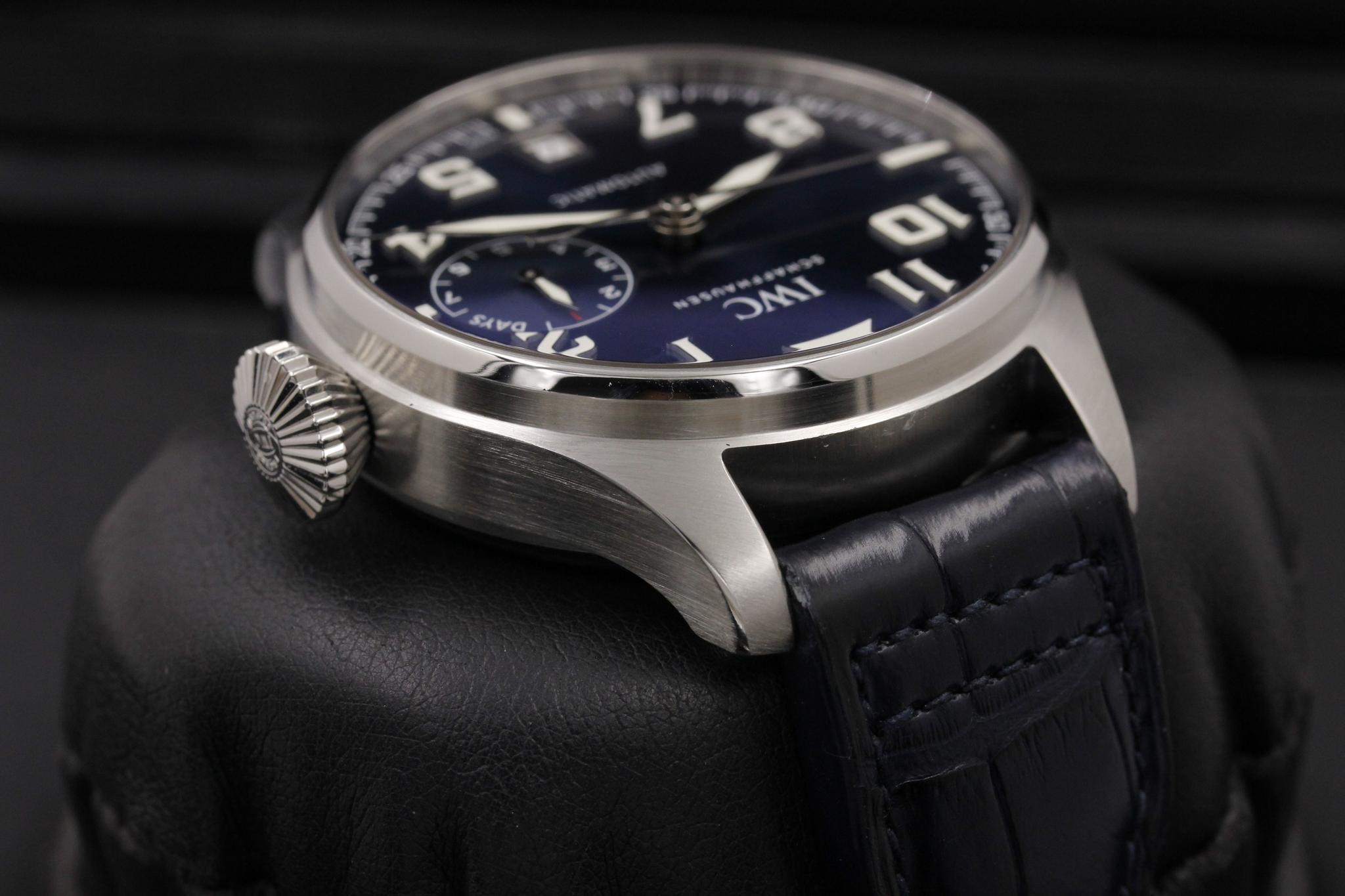 Watch Image 4