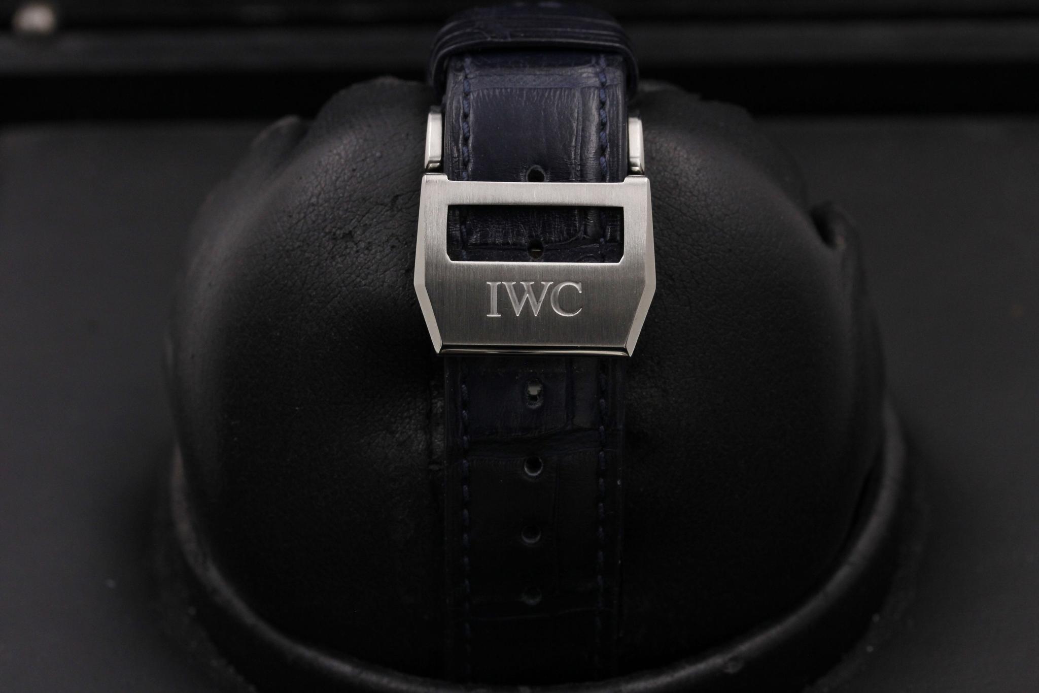 Watch Image 8
