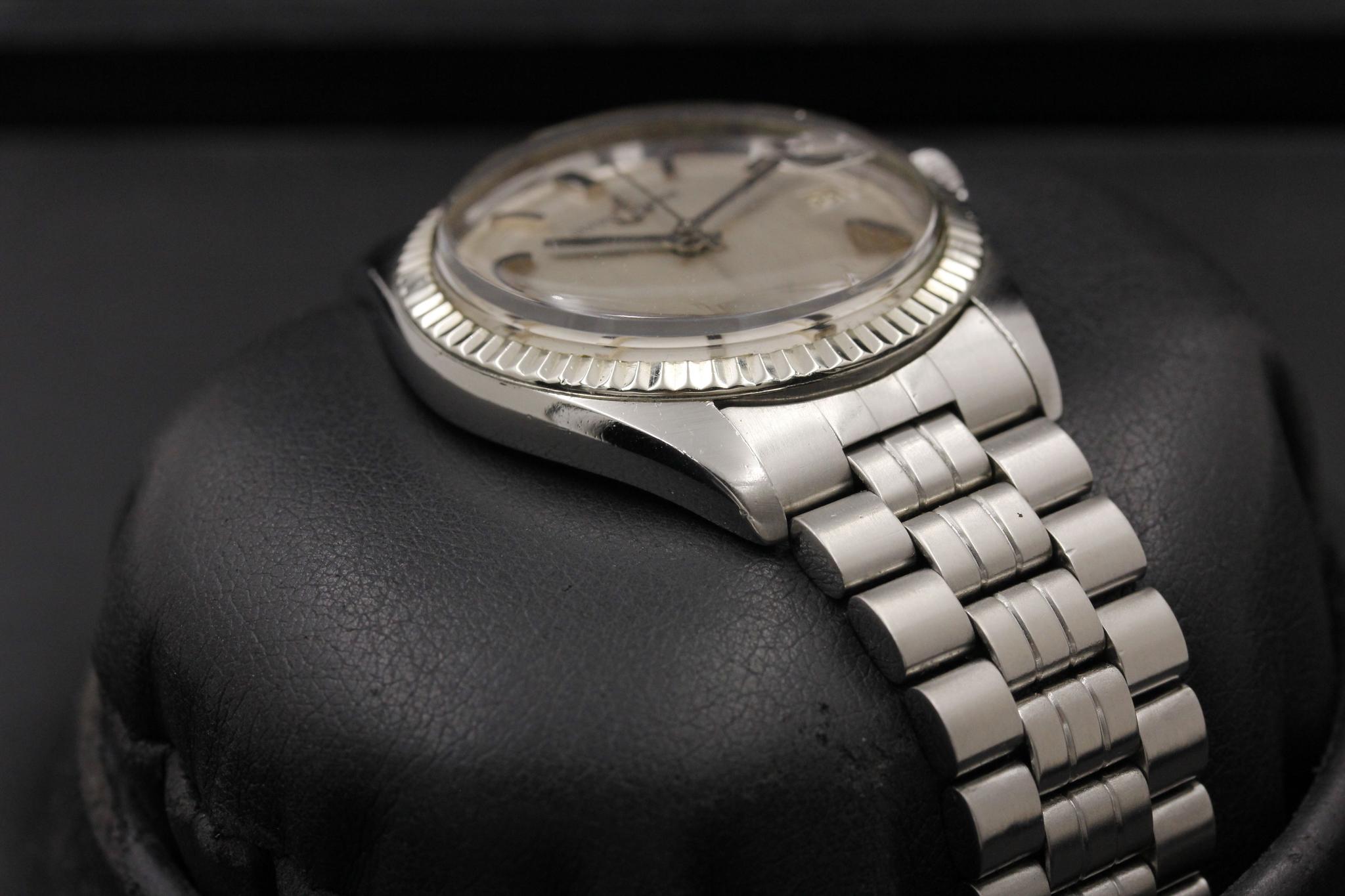 Watch Image 6